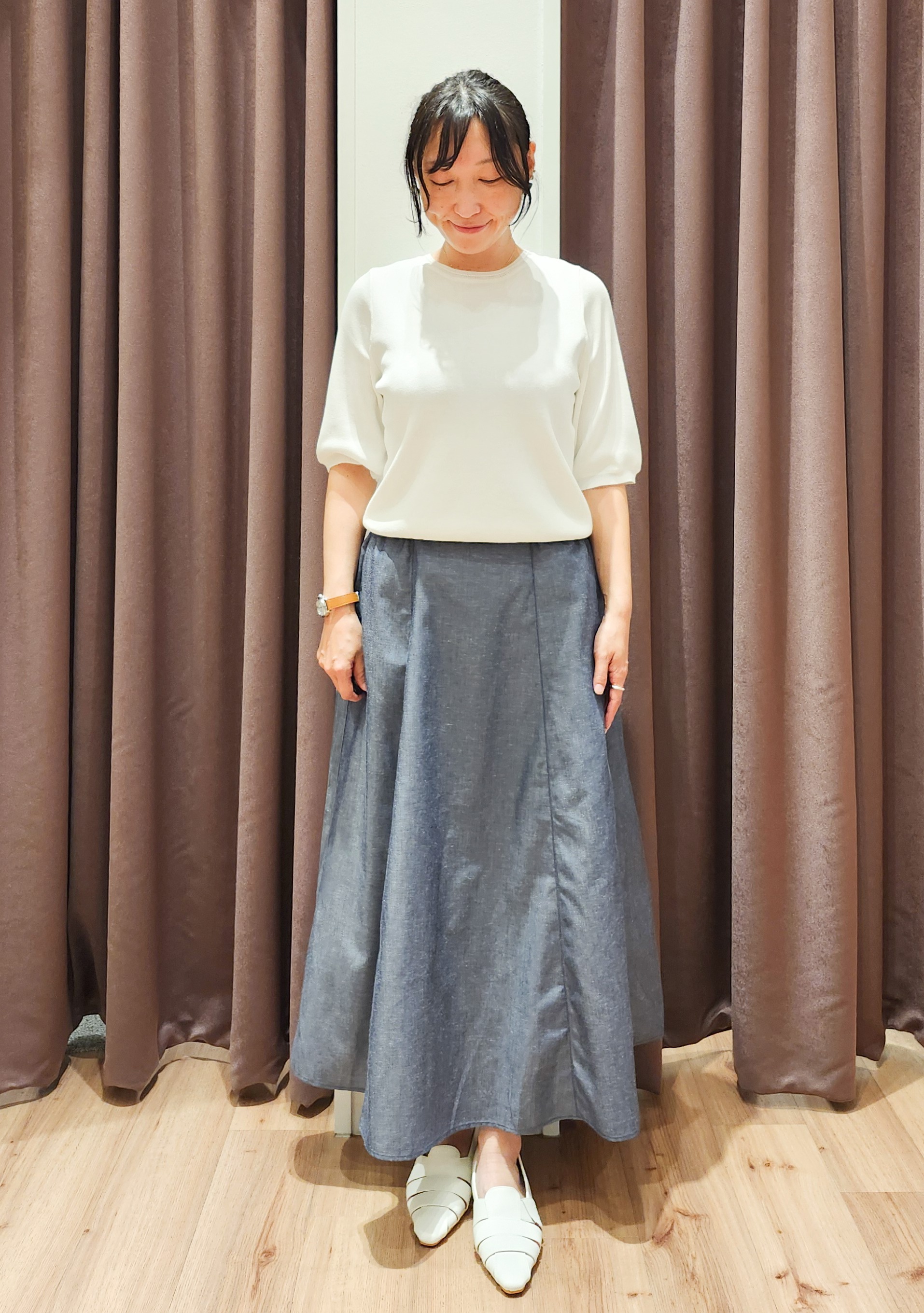 さくさんの「grove｜【貴島明日香さん着用／イージーケア／接触冷感】麻混クロップドシャツ」を使ったコーディネート