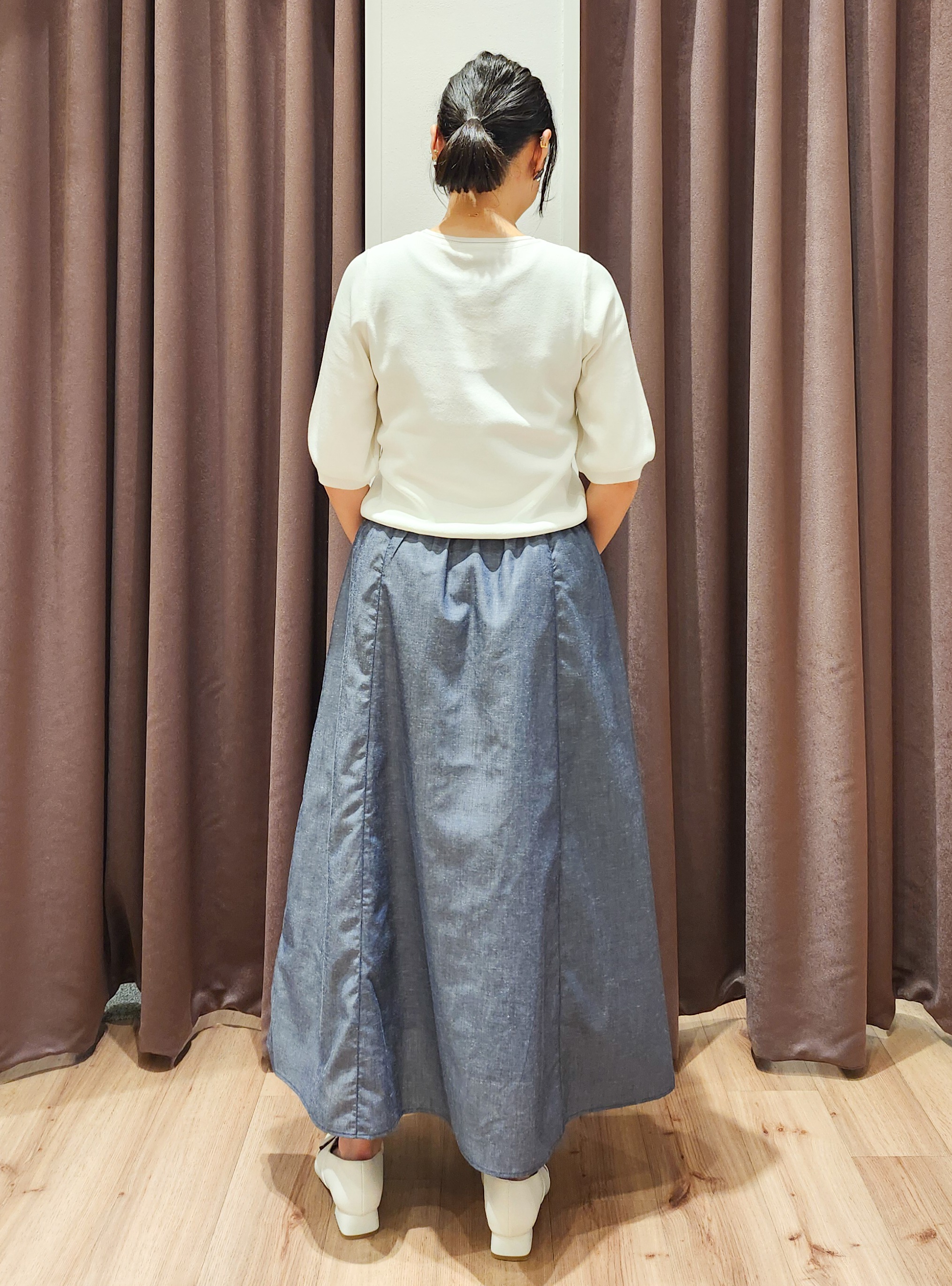 さくさんの「grove｜【貴島明日香さん着用／イージーケア／接触冷感】麻混クロップドシャツ」を使ったコーディネート