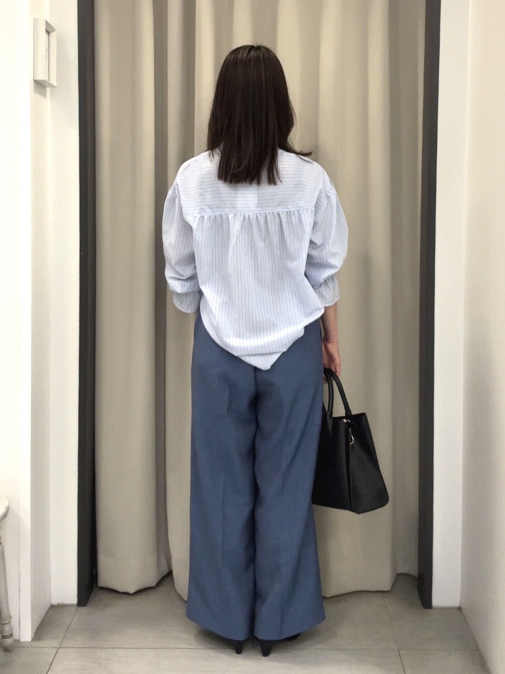Nao さんの「grove｜【貴島明日香さん着用／イージーケア／接触冷感】麻混スタンドギャザーシャツ」を使ったコーディネート