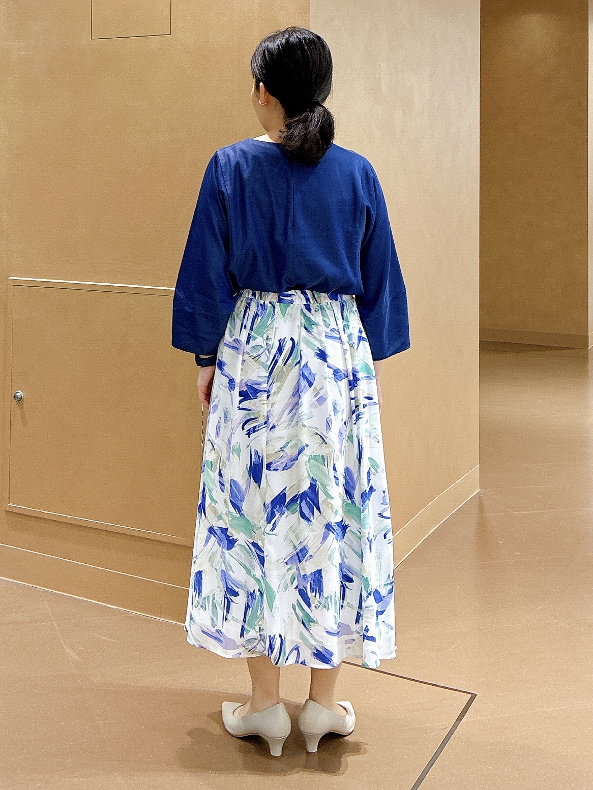 hattoriさんの「INDIVI｜【洗える／UVケア／SETUP可能】デニムライク ランタン袖ブラウス」を使ったコーディネート