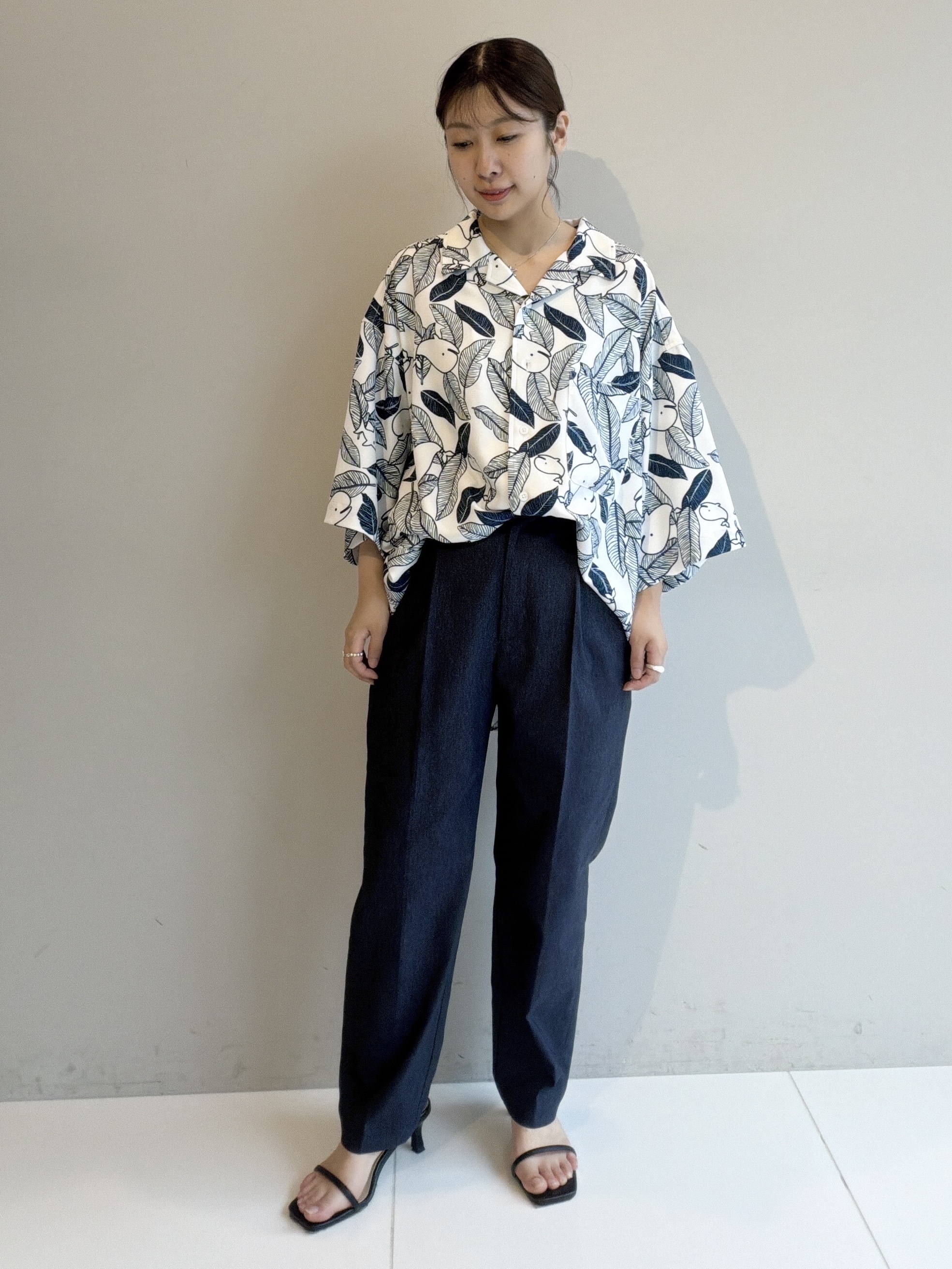 abeさんの「tk.TAKEO KIKUCHI｜梨地クジラシャツ」を使ったコーディネート