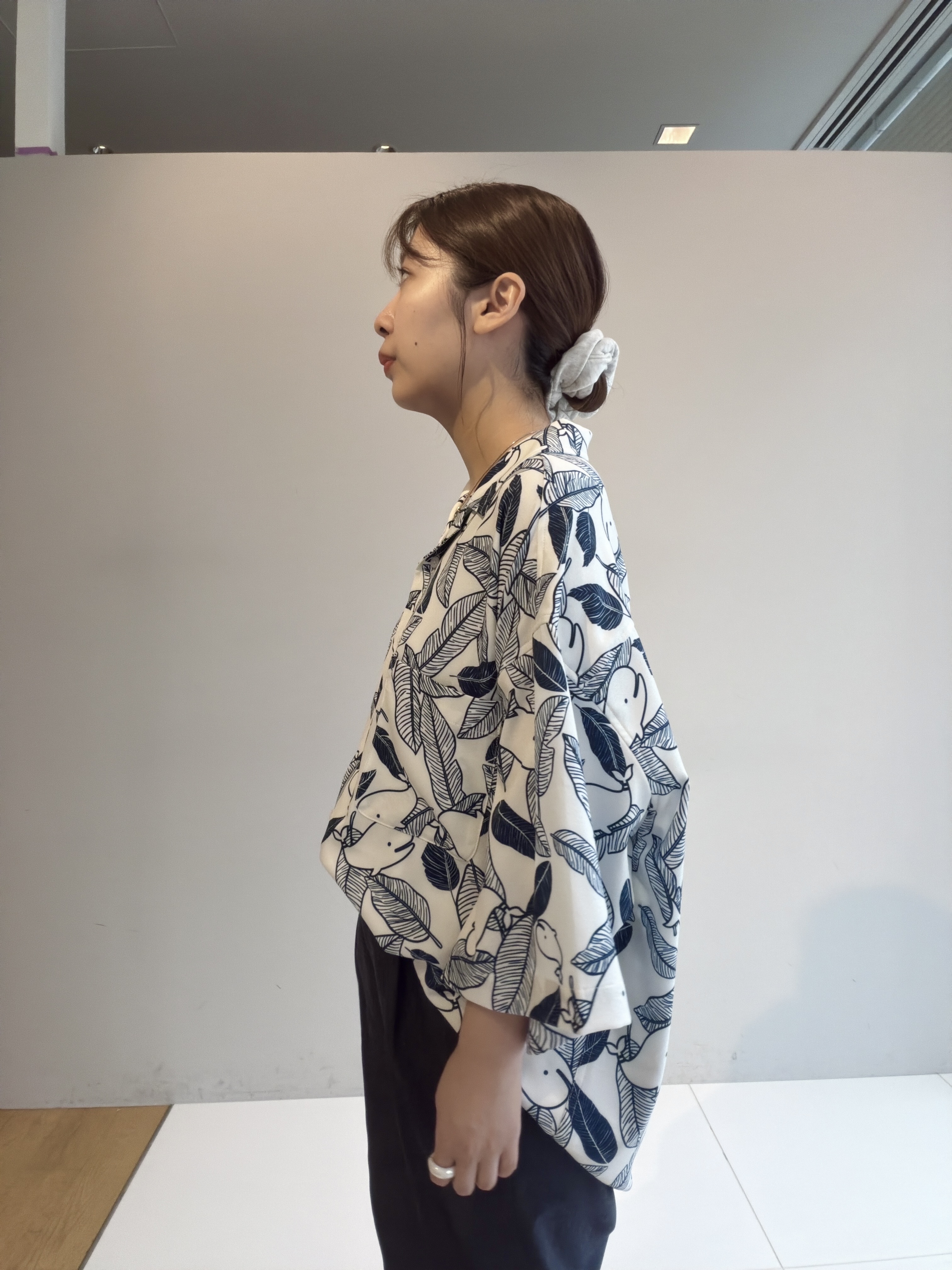 abeさんの「tk.TAKEO KIKUCHI｜梨地クジラシャツ」を使ったコーディネート