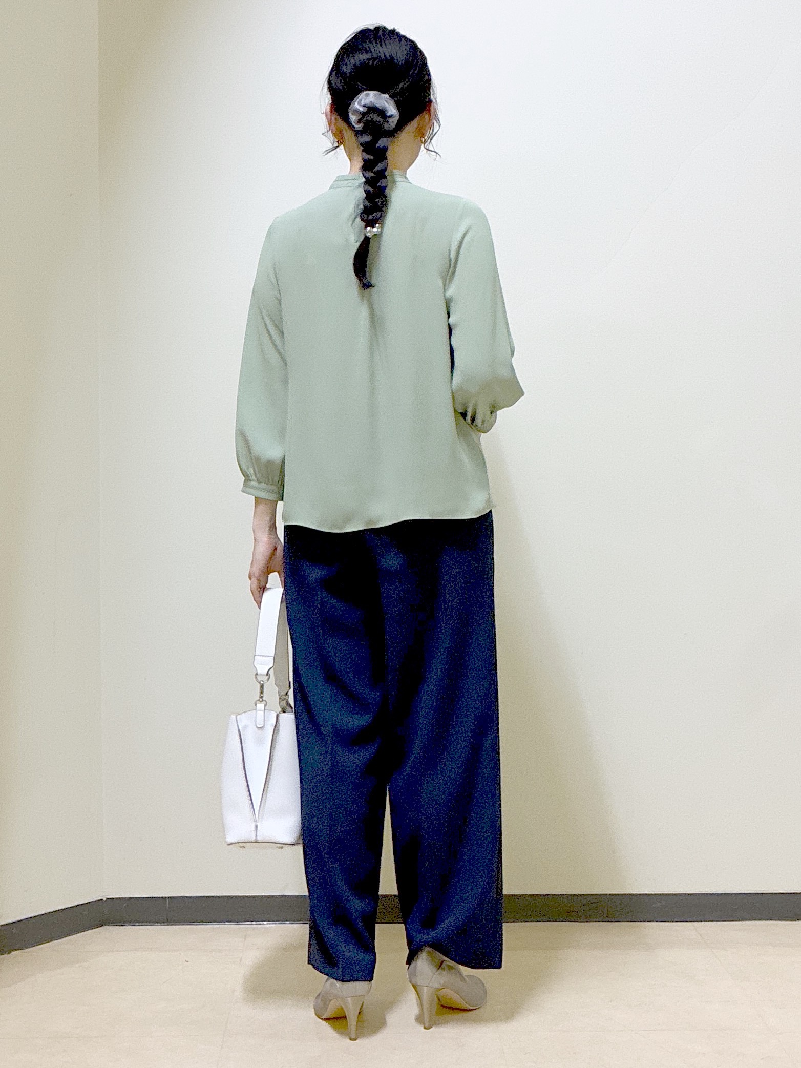  beni_gingerさんの「Reflect｜タックスタンドカラーブラウス」を使ったコーディネート