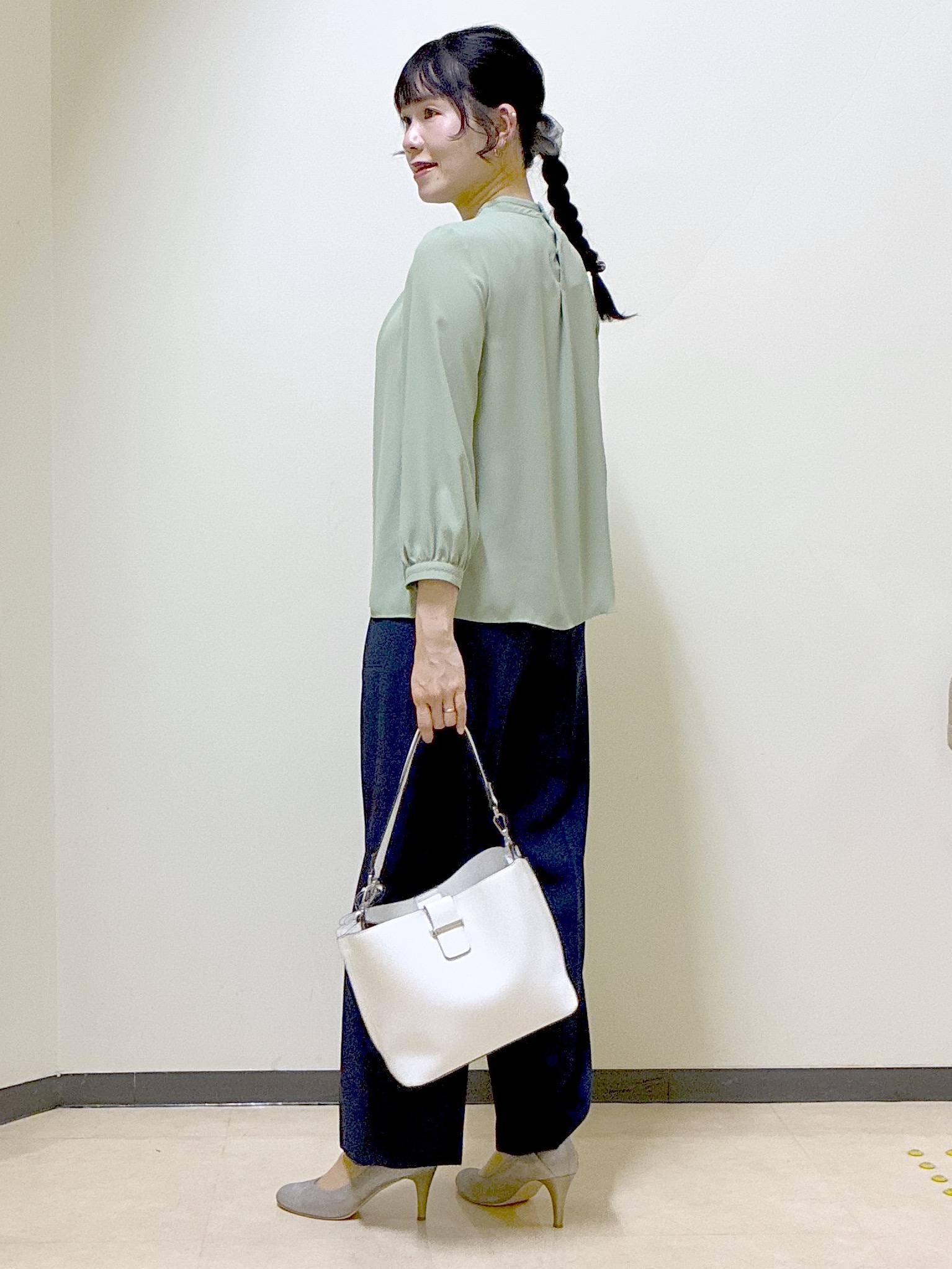  beni_gingerさんの「Reflect｜タックスタンドカラーブラウス」を使ったコーディネート