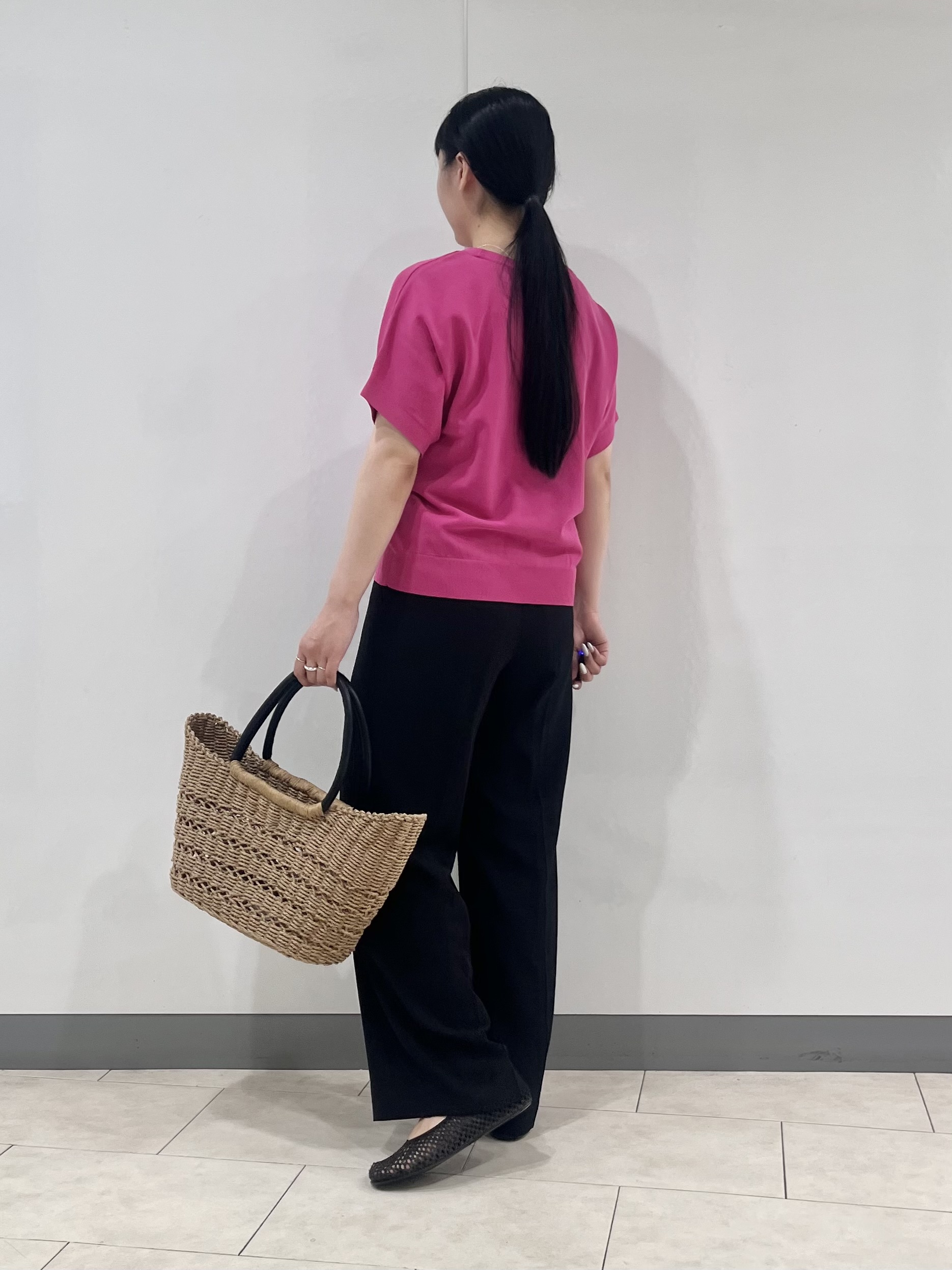 hasuさんの「INDIVI｜【洗える／コットン】ドライタッチさらりニットT」を使ったコーディネート