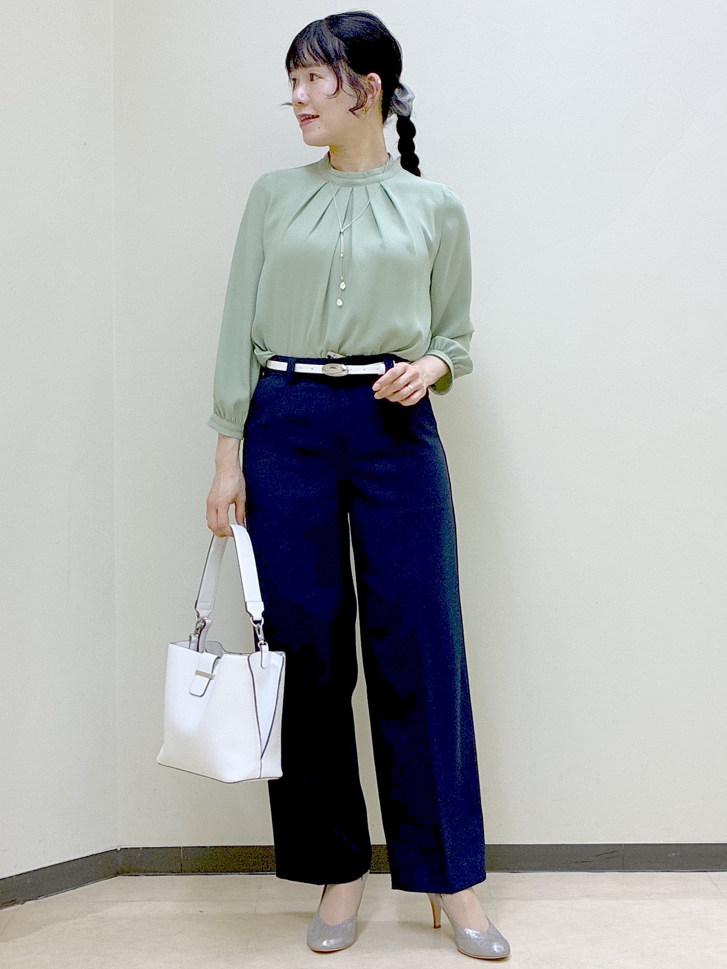  beni_gingerさんの「Reflect｜タックスタンドカラーブラウス」を使ったコーディネート