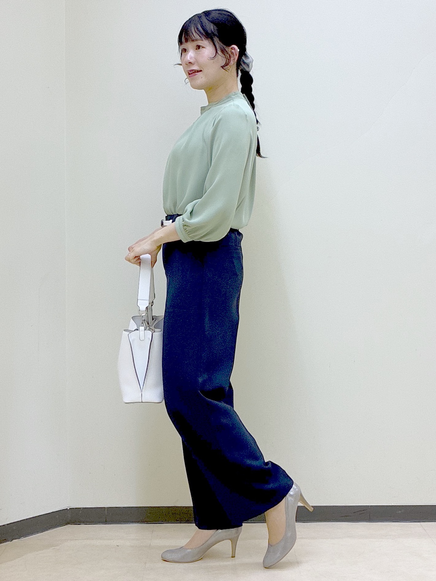  beni_gingerさんの「Reflect｜タックスタンドカラーブラウス」を使ったコーディネート