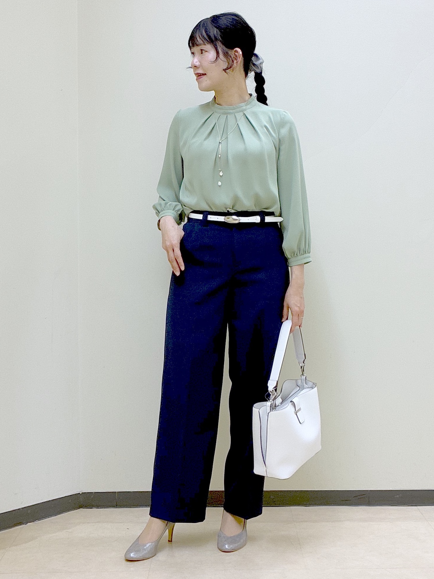  beni_gingerさんの「Reflect｜タックスタンドカラーブラウス」を使ったコーディネート