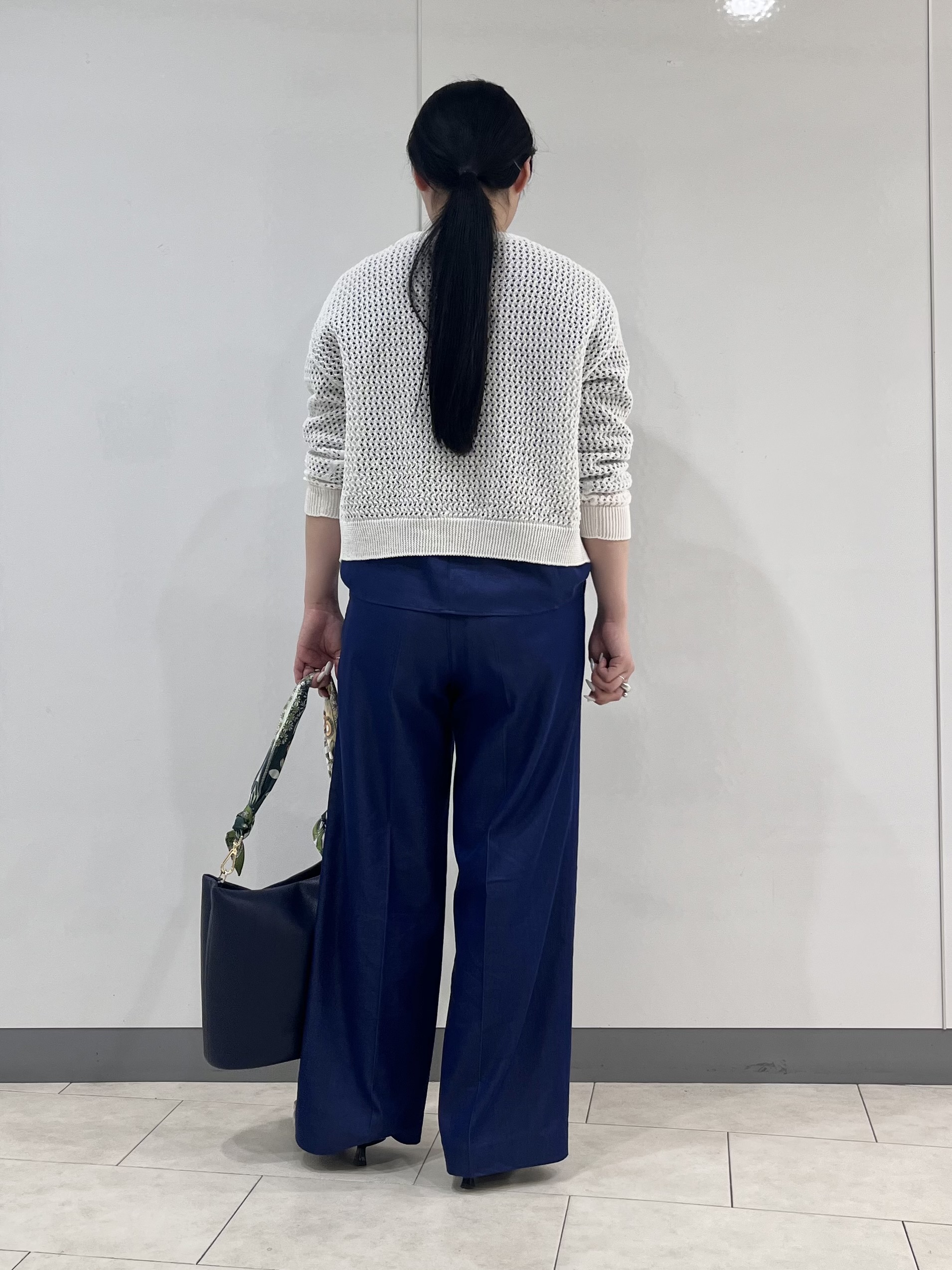 hasuさんの「INDIVI｜【洗える／UVケア／SETUP可能】デニムライク ランタン袖ブラウス」を使ったコーディネート