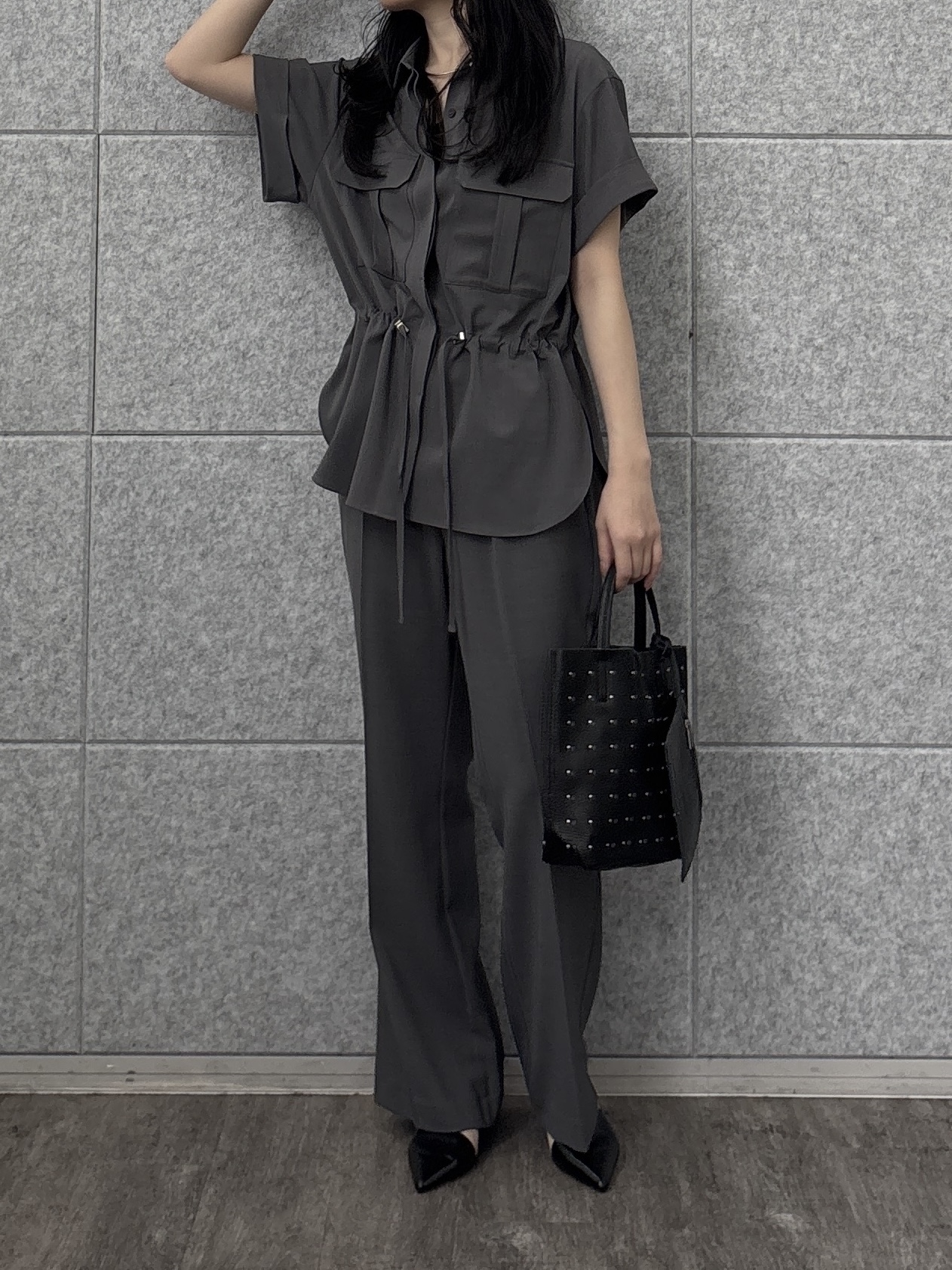 rinaさんの「INDIVI｜Comfy SET UP｜ストレートフレアパンツ【セットアップ対応／通勤／カセット服／接触冷感／UV」を使ったコーディネート