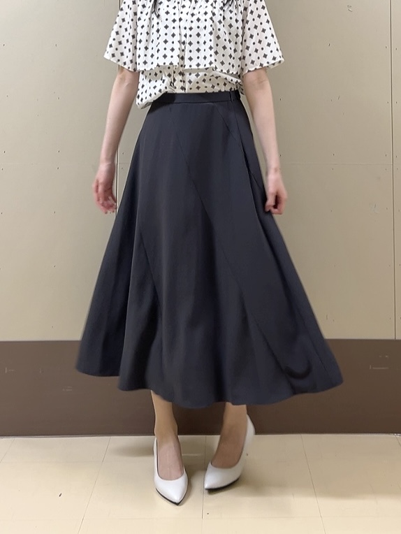 sechiさんの「UNTITLED｜【洗える/きれいめ柄】コモンプリントブラウス」を使ったコーディネート