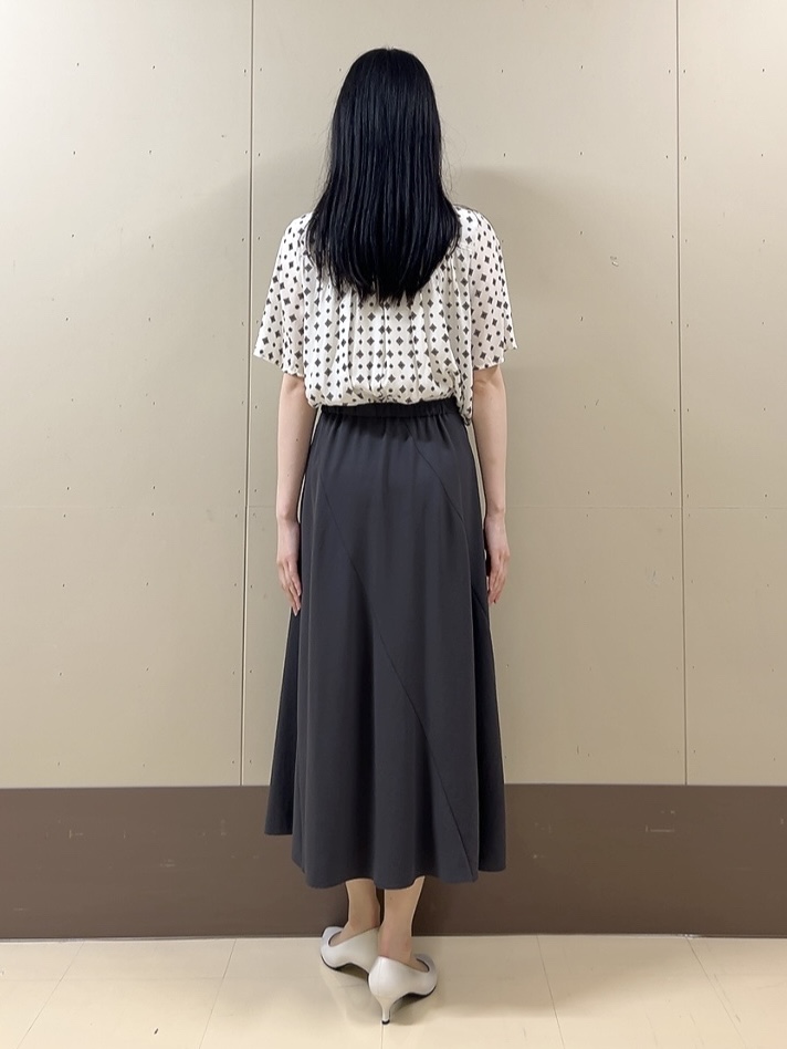 sechiさんの「UNTITLED｜【洗える/きれいめ柄】コモンプリントブラウス」を使ったコーディネート