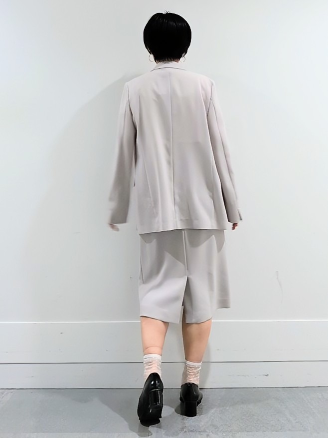 ミズタさんの「UNTITLED｜【新色追加/セットアップ可】エアリー ダブルブレストジャケット」を使ったコーディネート