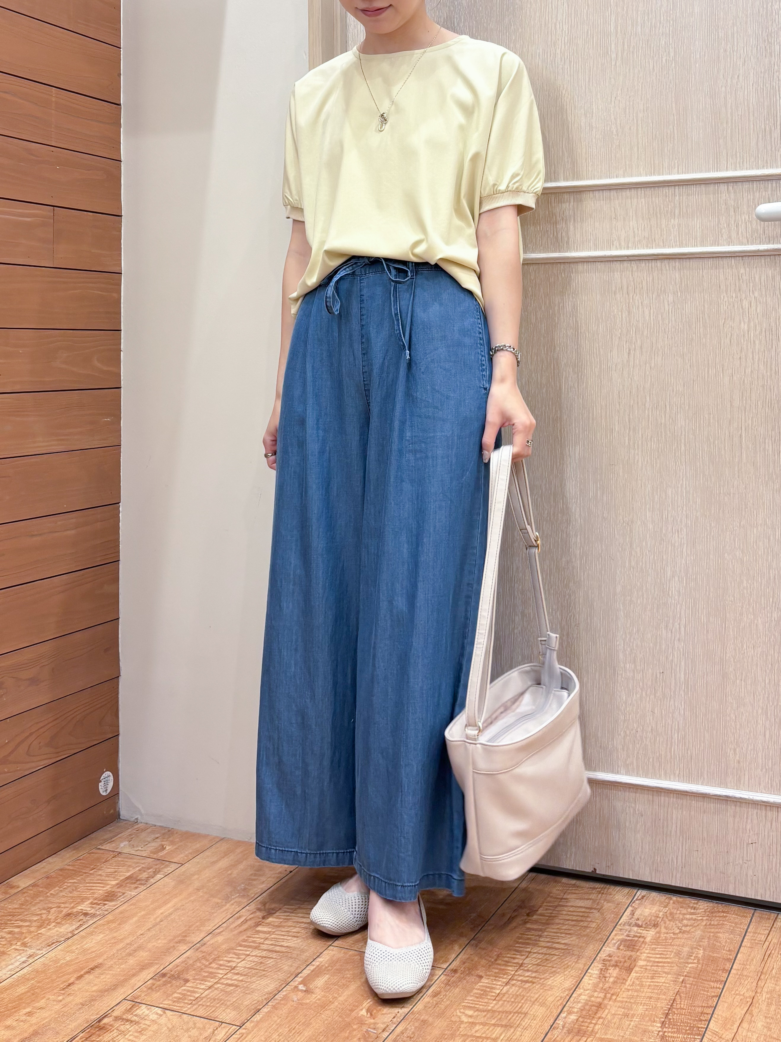なみさんの「SHOO･LA･RUE｜【ひんやり/洗濯後しわになりにくい】インせず着られる さらっとタッチのドルマンブラウス」を使ったコーディネート
