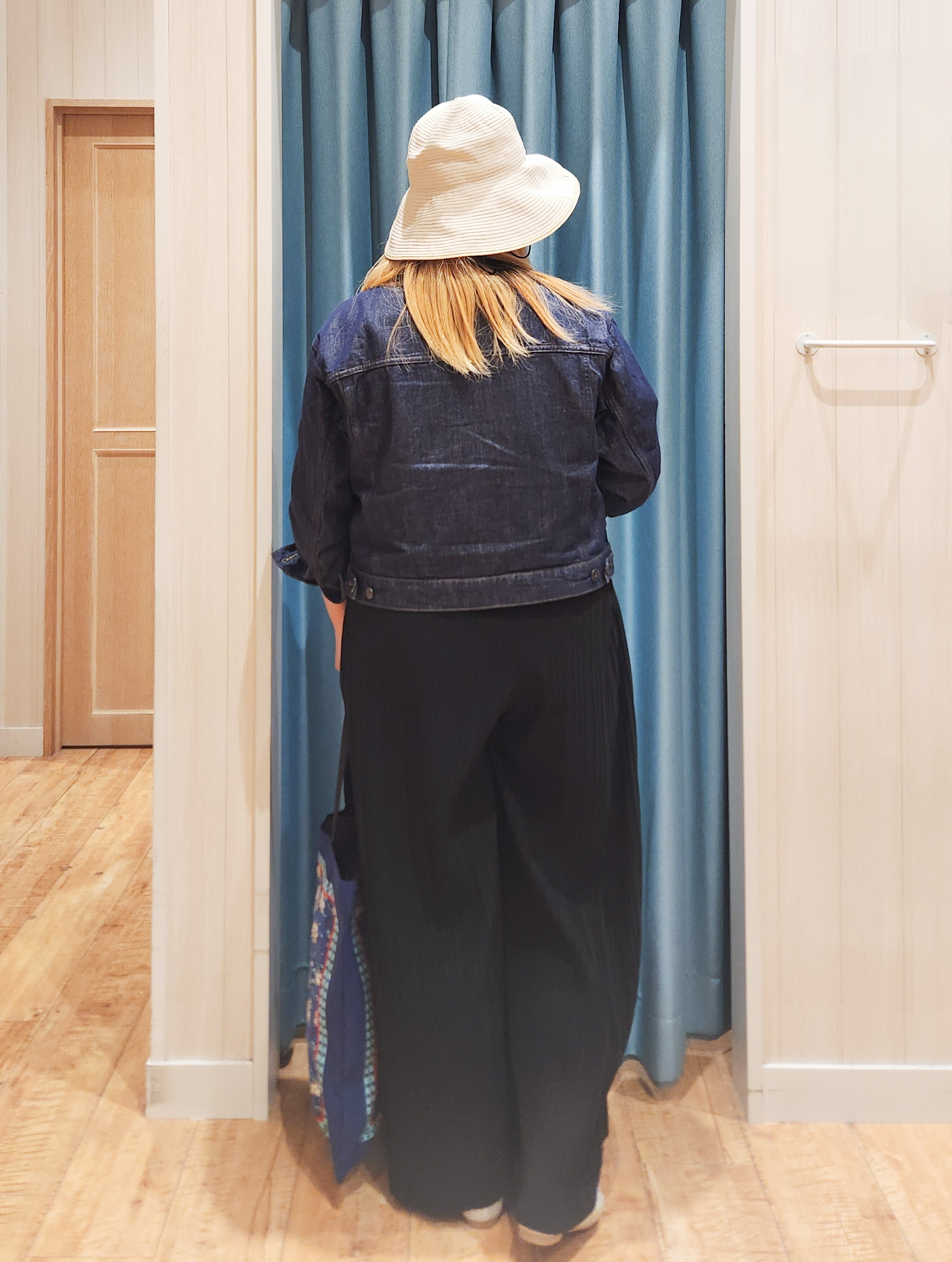 れーやんさんの「SHOO･LA･RUE｜【SHOO・LA・RUE DENIM】羽織るだけでこなれる　オーバーサイズデニムジャケット」を使ったコーディネート