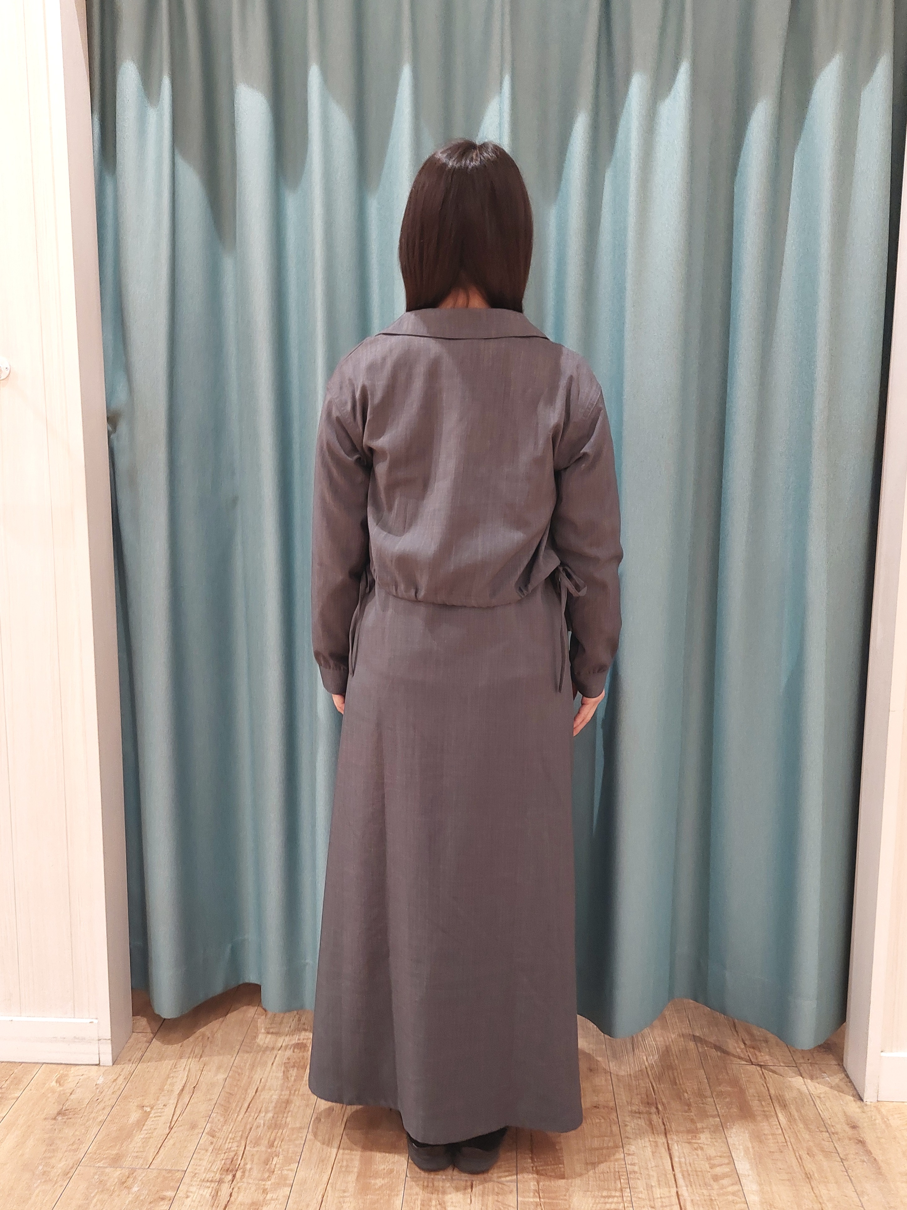 Miさんの「SHOO･LA･RUE｜【洗濯後しわになりにくい/S-LL/UV】1枚で華やか　フリル使いがポイント　柔らかブラウス」を使ったコーディネート