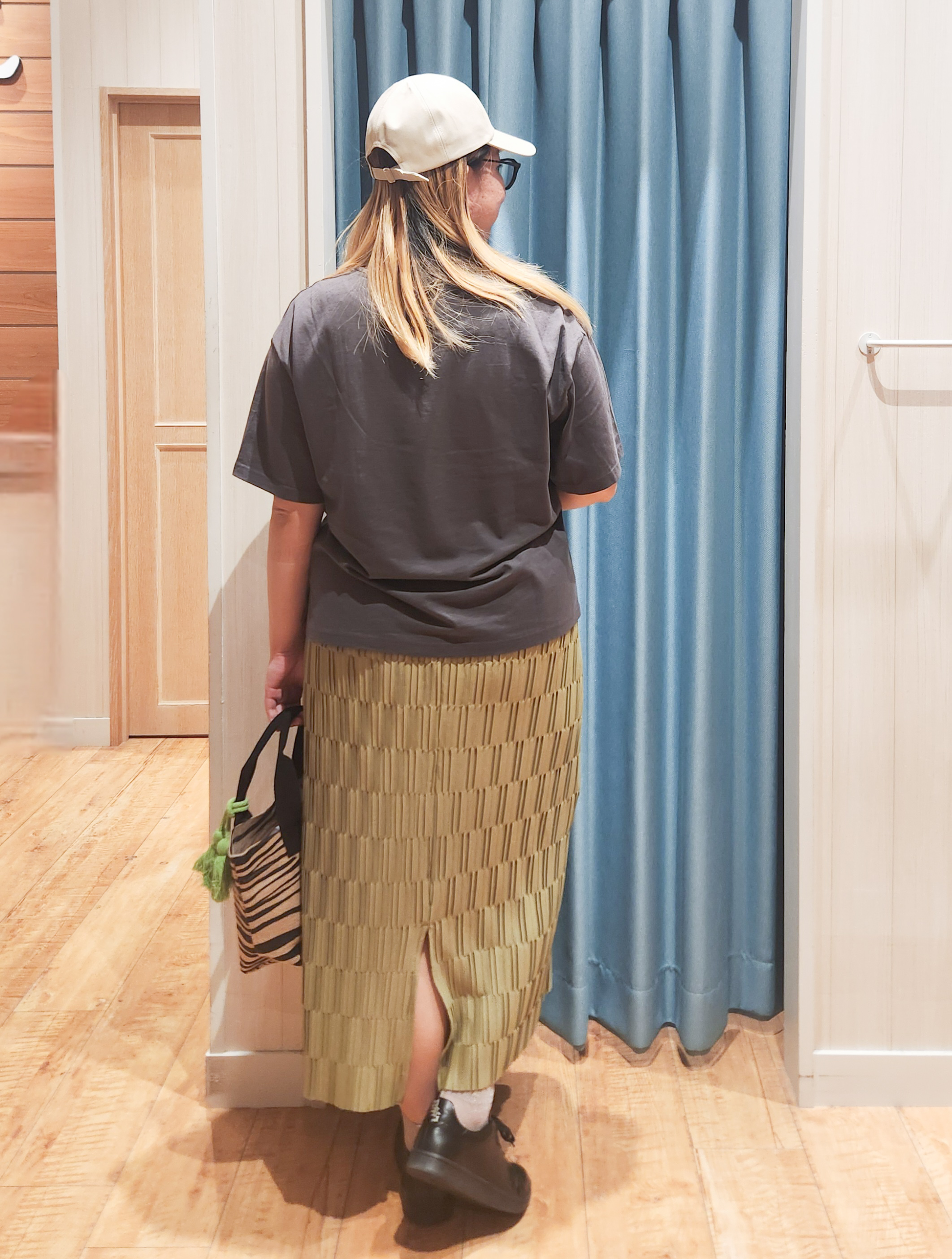 れーやんさんの「SHOO･LA･RUE｜【綿100%/S-LL/プチプラ】ゆるシルエット シンプルTシャツ」を使ったコーディネート