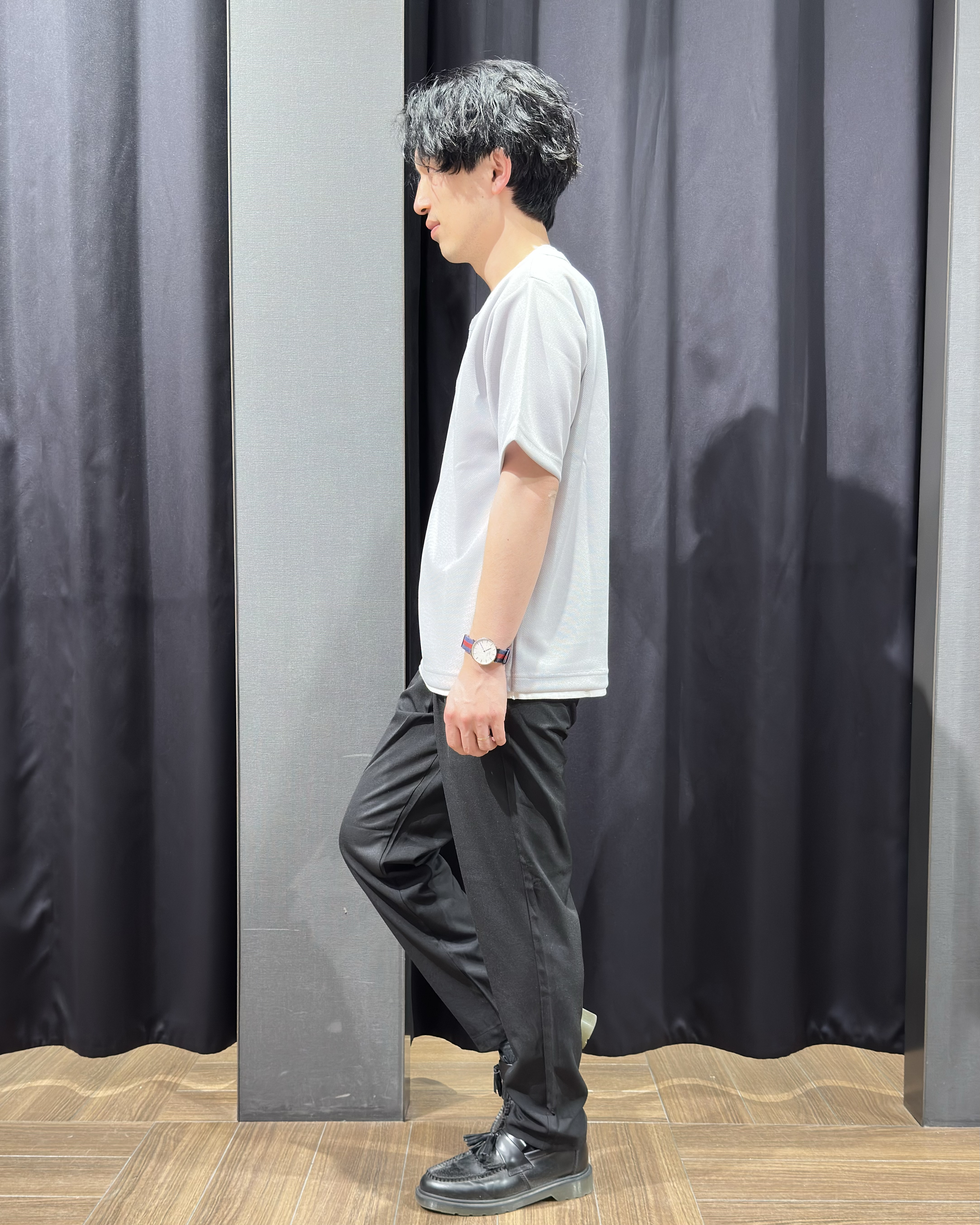 tomoyaさんの「THE SHOP TK｜【1枚でちゃんとして見える】ヘンリーネック レイヤード風 半袖Tシャツ 洗濯機OK」を使ったコーディネート