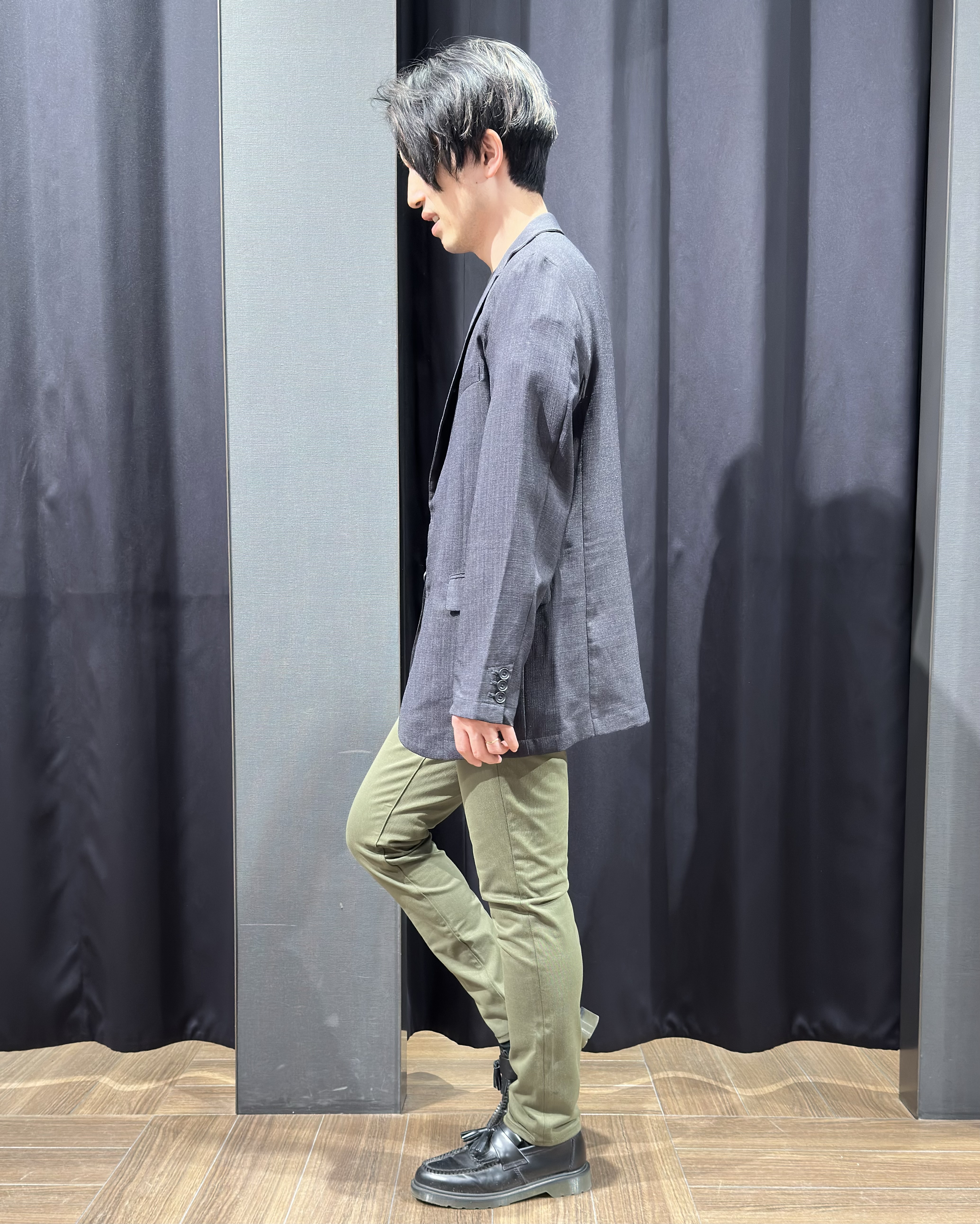 tomoyaさんの「THE SHOP TK｜【LINO FINE】リネンライク テーラードジャケット 吸水速乾/イージーケア/UVカット/洗濯機」を使ったコーディネート