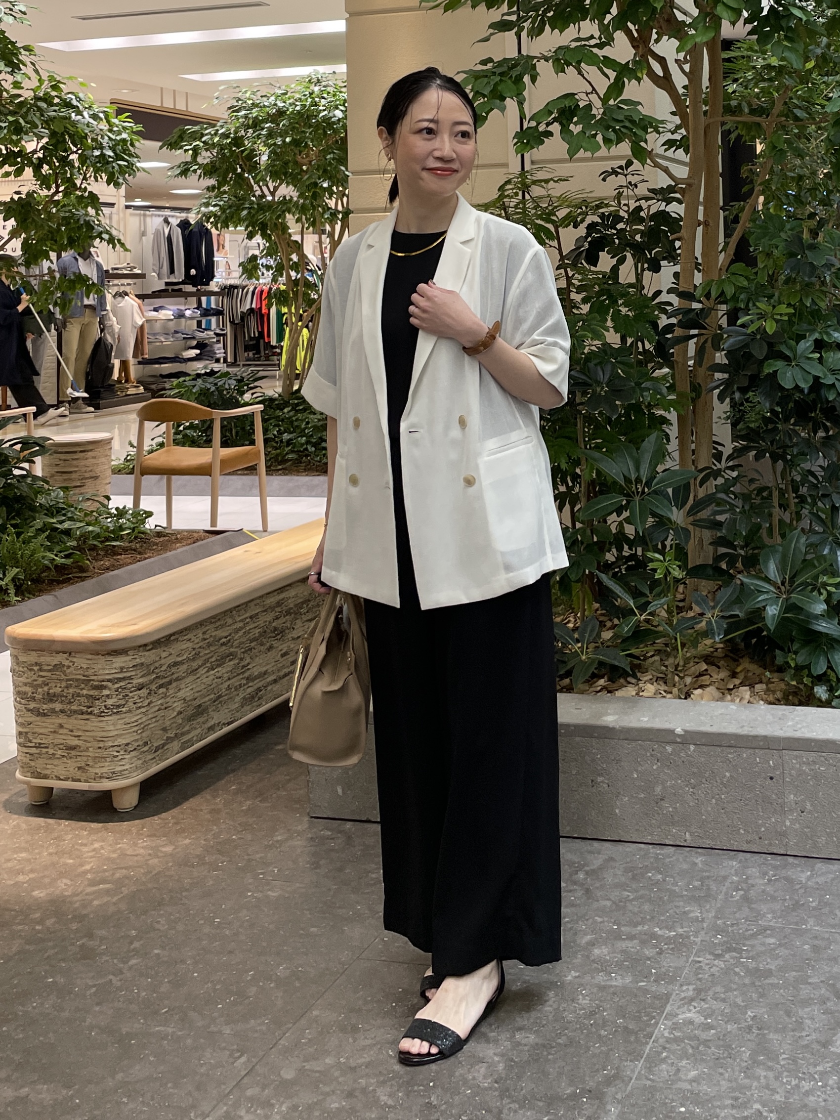 shihoさんの「INDIVI｜【洗える／メッシュ素材／SETUP可能】半袖シアージャケット」を使ったコーディネート