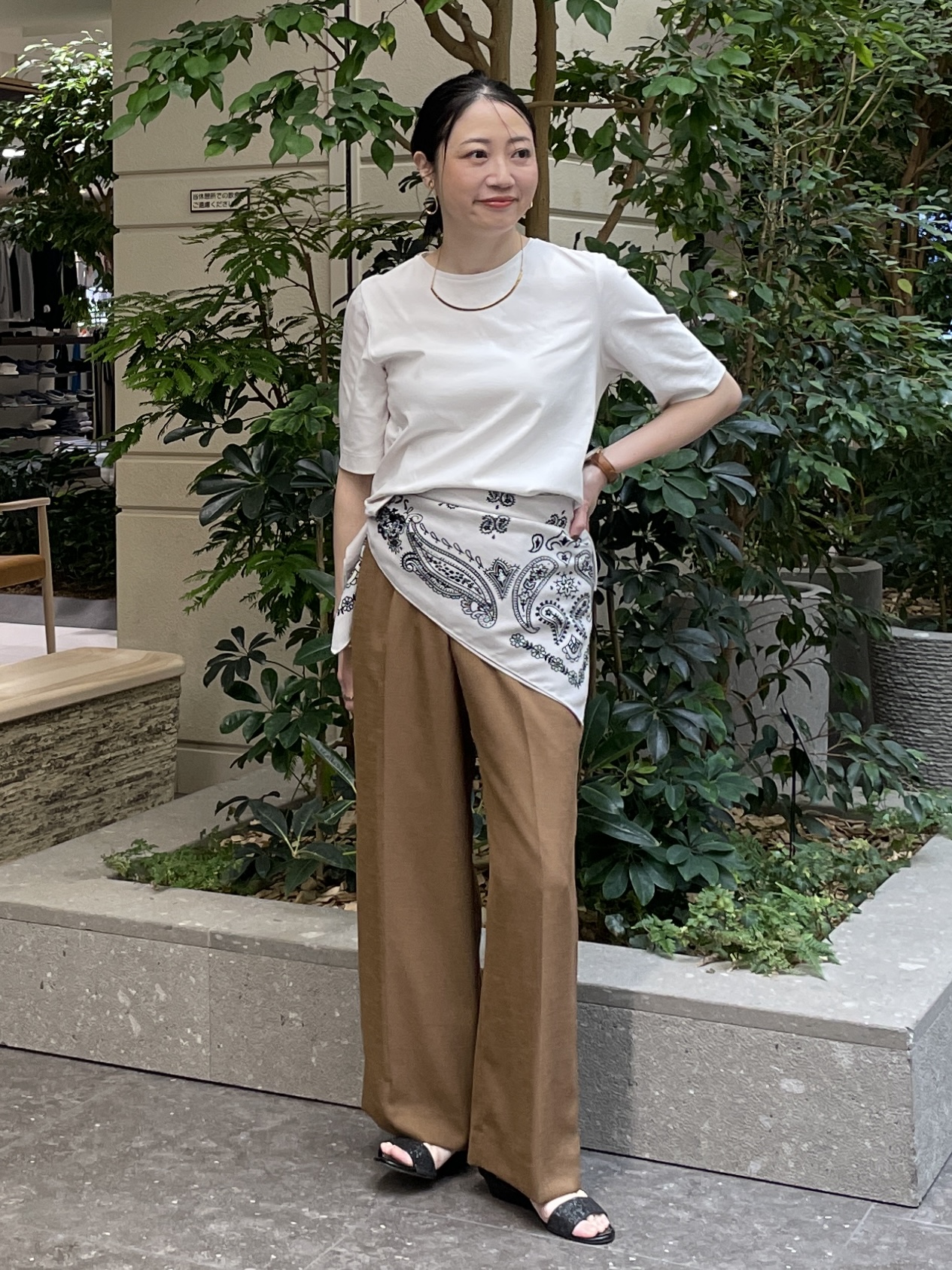 shihoさんの「INDIVI｜【抗菌防臭／消臭】上品光沢コットンTシャツ」を使ったコーディネート