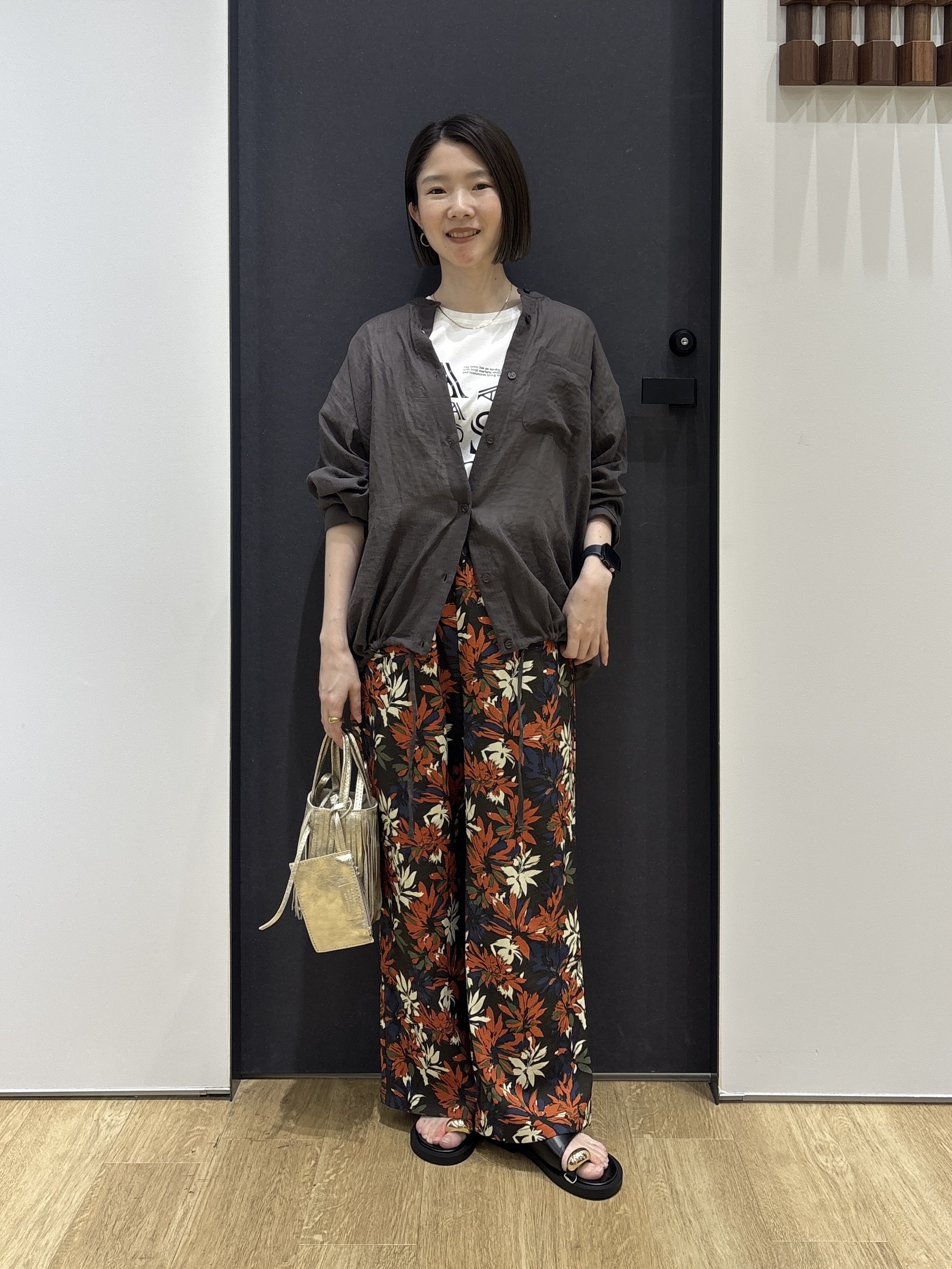 risaさんの「Dessin｜【洗える】ドロストリングシアーシャツ」を使ったコーディネート