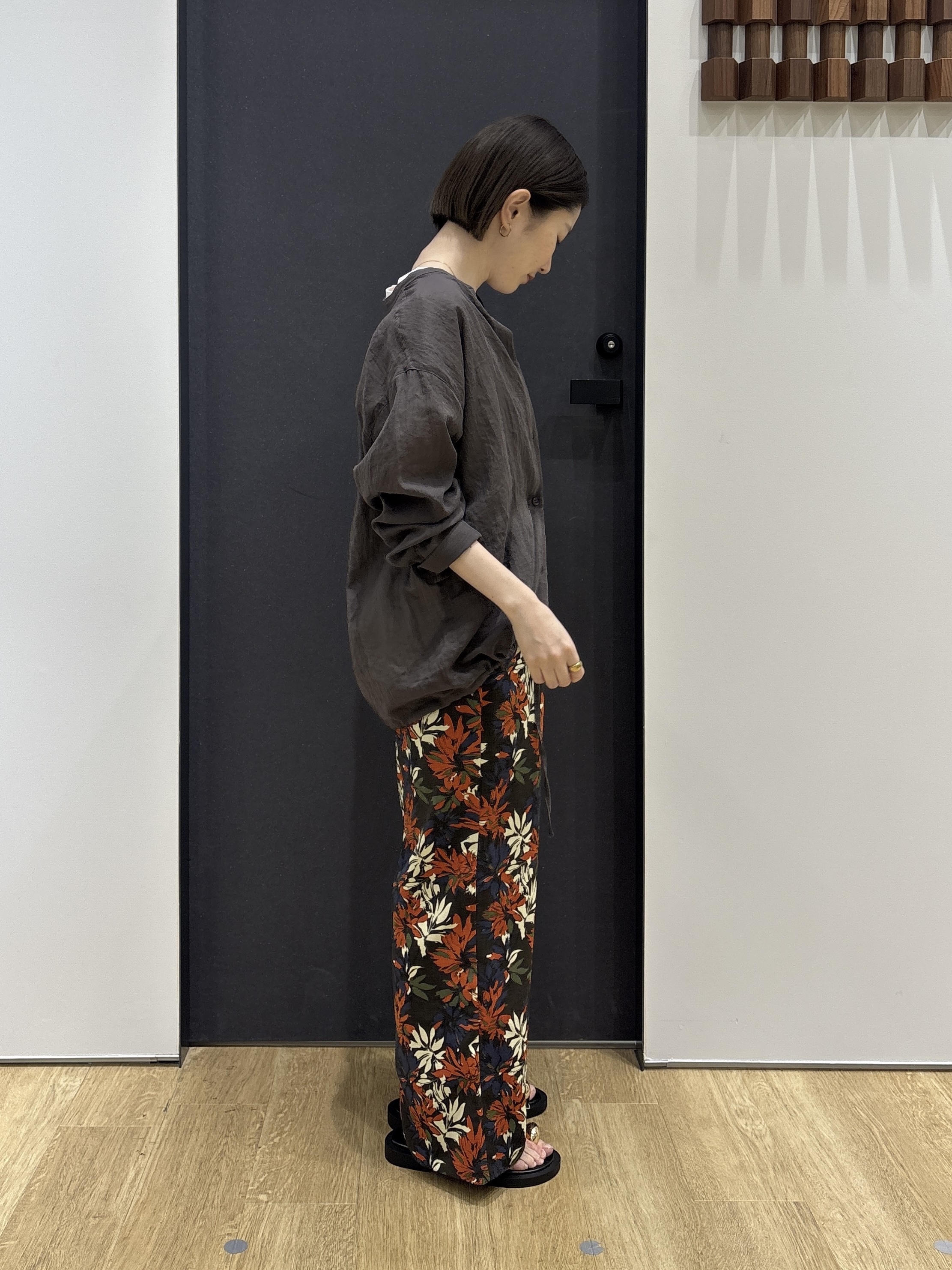 risaさんの「Dessin｜【洗える】ドロストリングシアーシャツ」を使ったコーディネート
