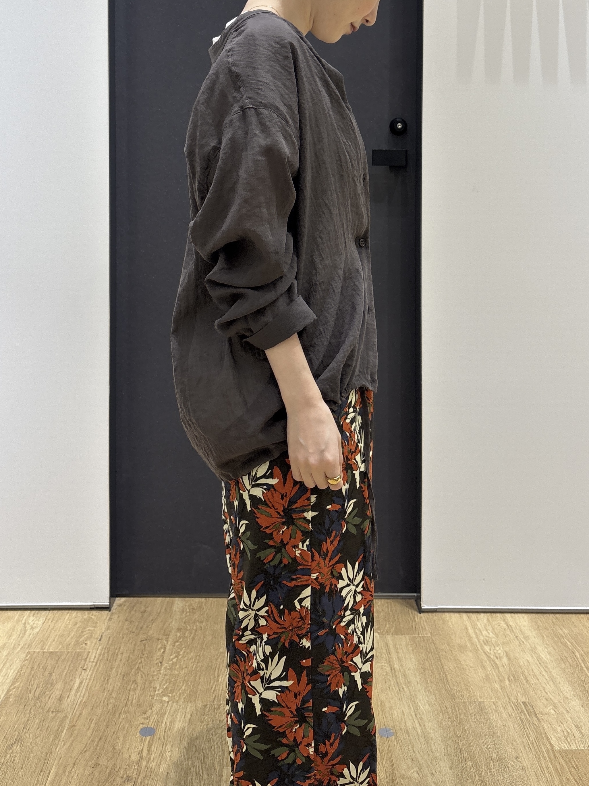 risaさんの「Dessin｜【洗える】ドロストリングシアーシャツ」を使ったコーディネート