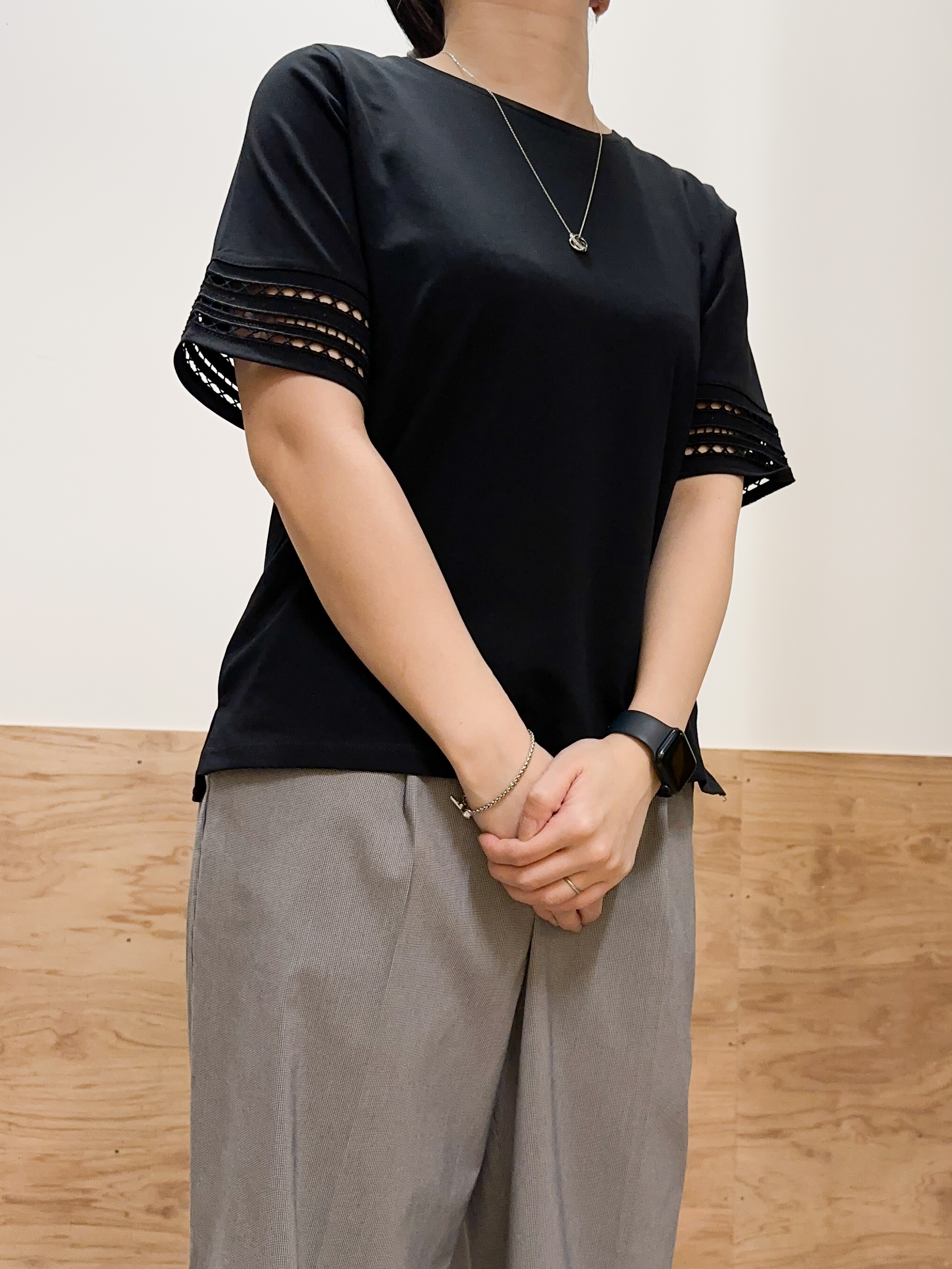 すーさんの「grove｜【二の腕カバー/UV・ひんやり】袖口透かし刺繍Tシャツ」を使ったコーディネート