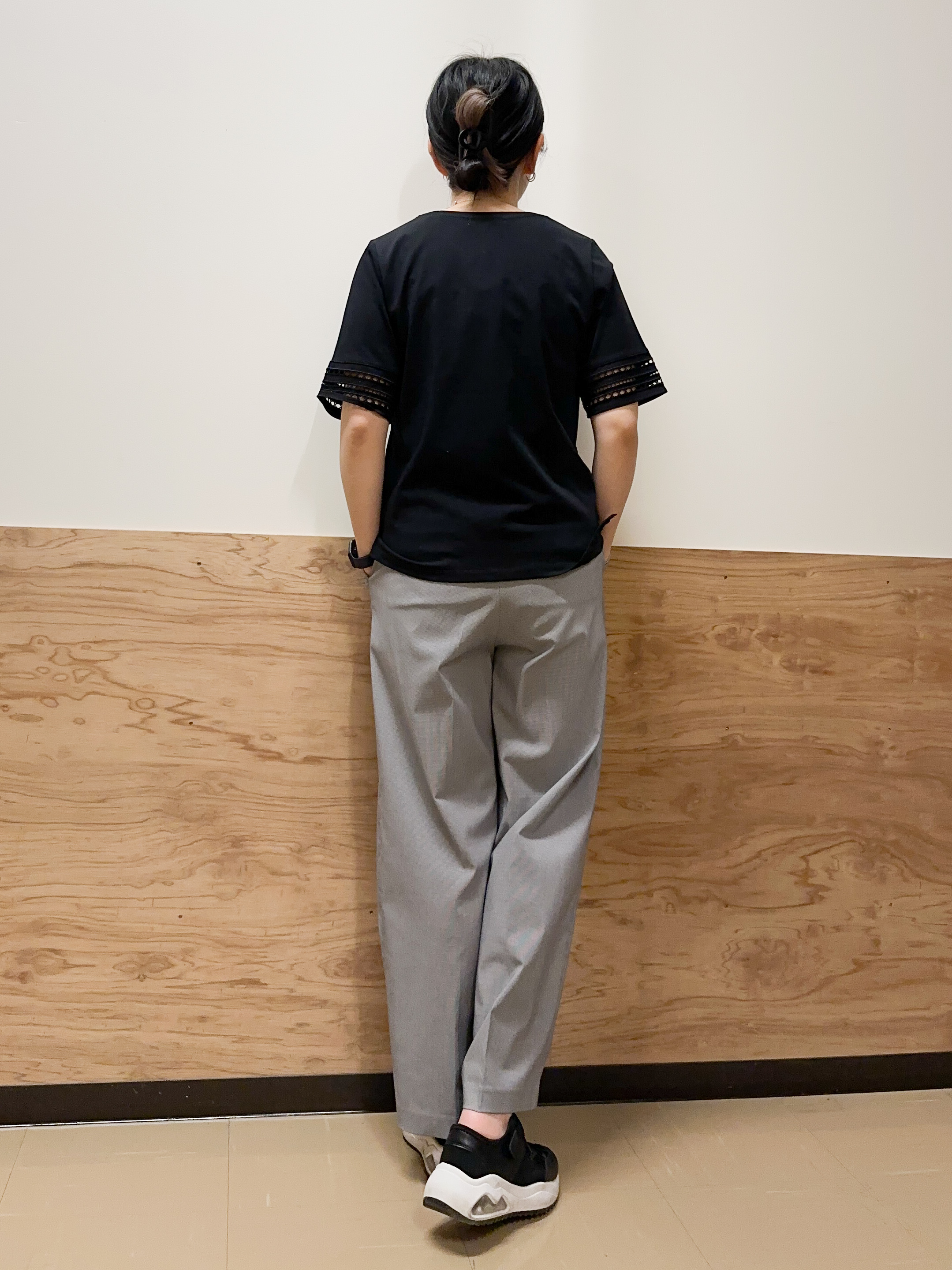 すーさんの「grove｜【二の腕カバー/UV・ひんやり】袖口透かし刺繍Tシャツ」を使ったコーディネート