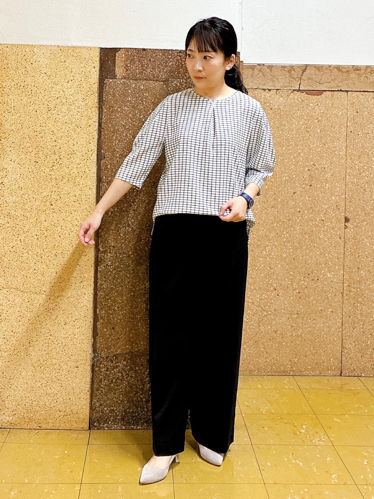hattoriさんの「INDIVI｜【UVケア／吸汗速乾】チェック柄タックボリュームスリーブトップス」を使ったコーディネート