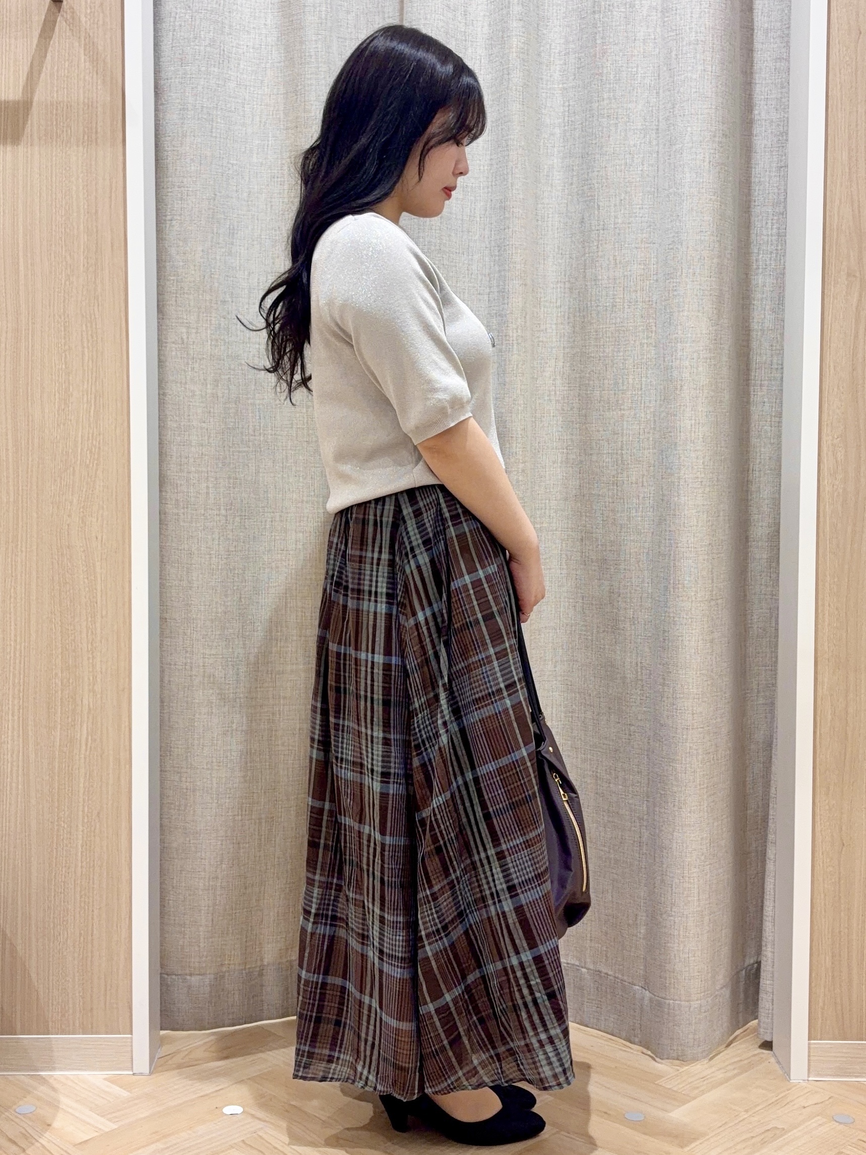 minamiさんの「grove｜【シリーズ累計36万枚/UVカット・ひんやり・洗濯機OK】やわらかドライタッチ 五分袖クルーネックニ」を使ったコーディネート