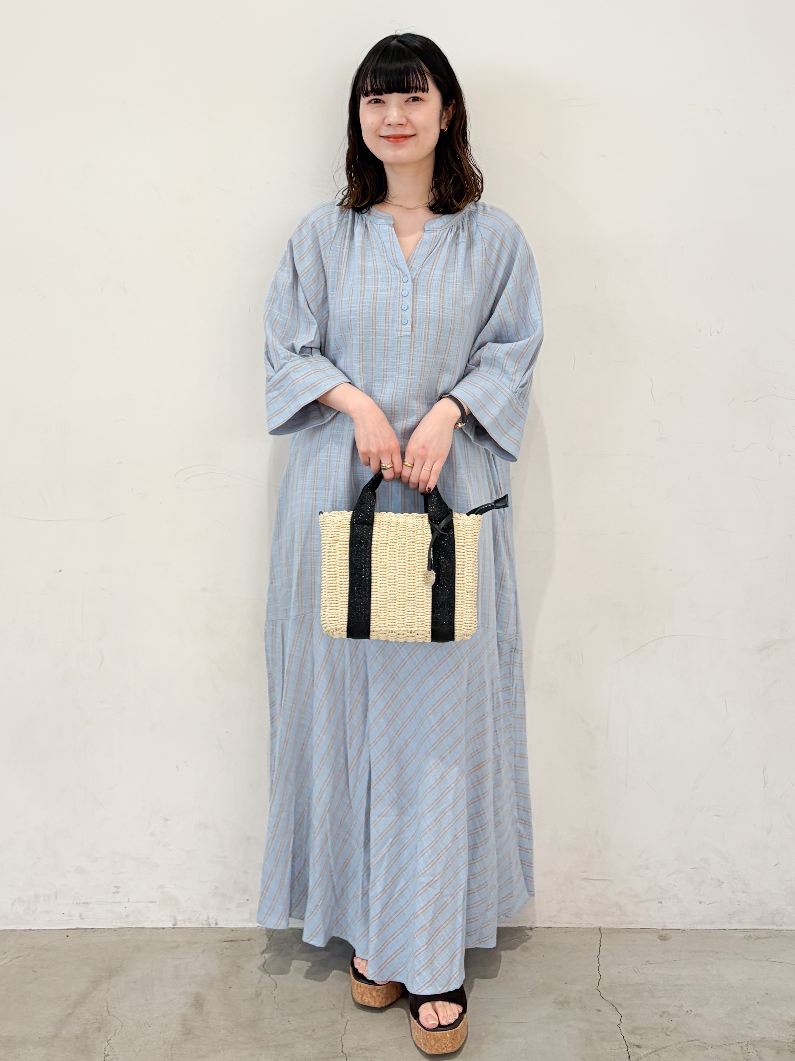 haruさんの「OPAQUE.CLIP｜キーネックロングワンピース【洗える】」を使ったコーディネート