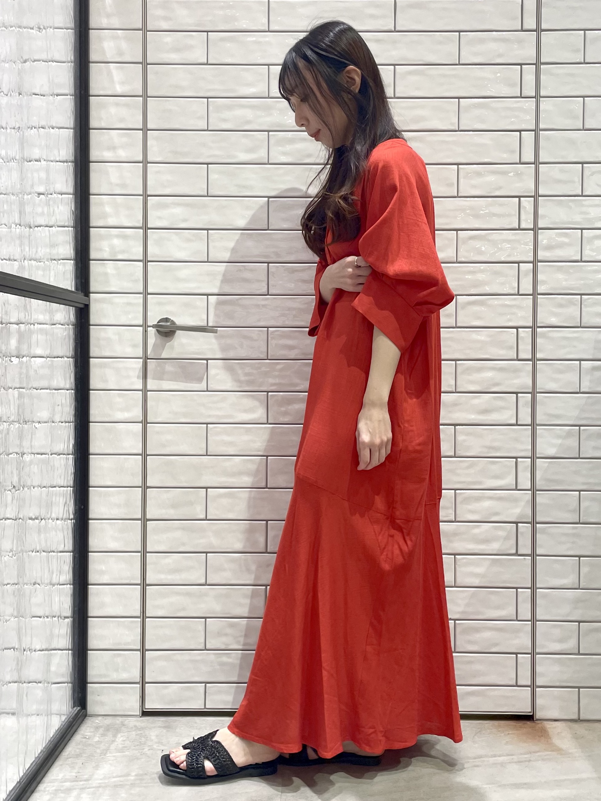 ayakaさんの「OPAQUE.CLIP｜キーネックロングワンピース【洗える】」を使ったコーディネート