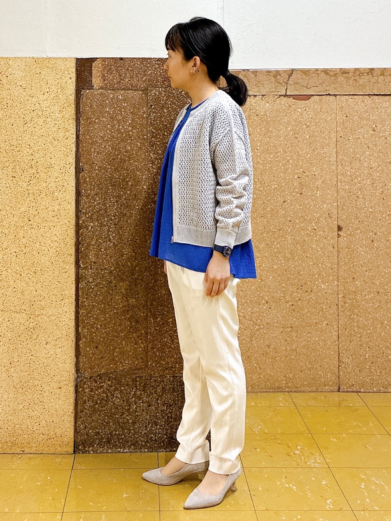 hattoriさんの「INDIVI｜【洗える】無地＆チェーン柄 ギャザートップス」を使ったコーディネート
