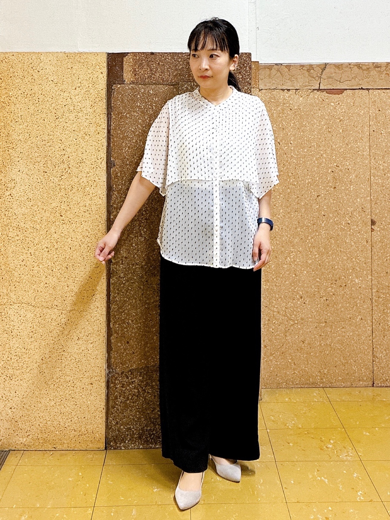 hattoriさんの「INDIVI｜【洗える／ドットモチーフ】ケープスリーブブラウス」を使ったコーディネート