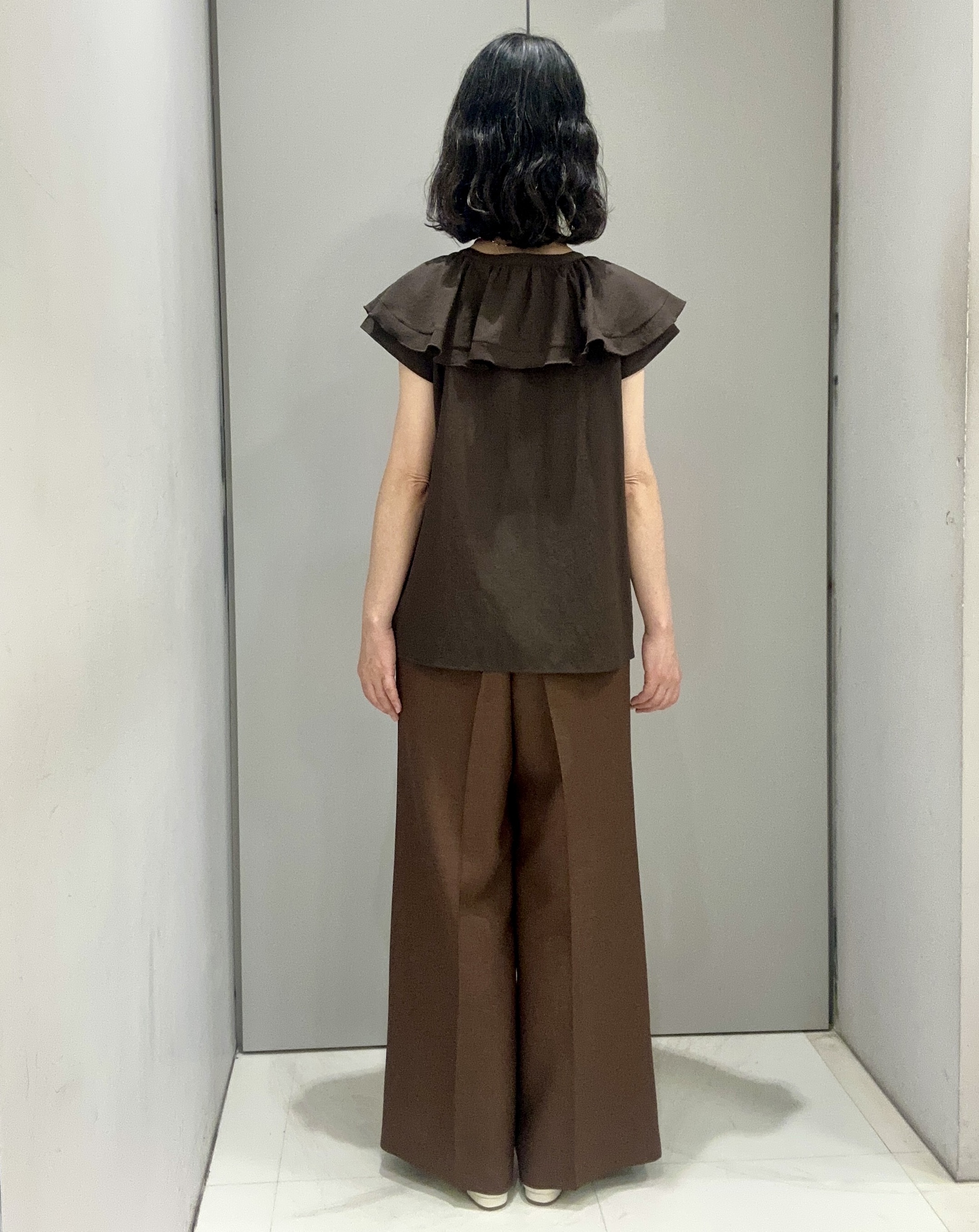 Kouさんの「Reflect｜【通気性あり／涼しい／マシンウォッシャブル】フリルブラウス」を使ったコーディネート