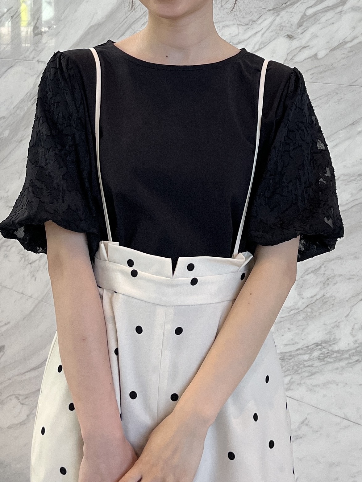 はばさんの「Couture brooch｜【接触冷感・UVカット・洗える】バルーンスリーブ トップス」を使ったコーディネート