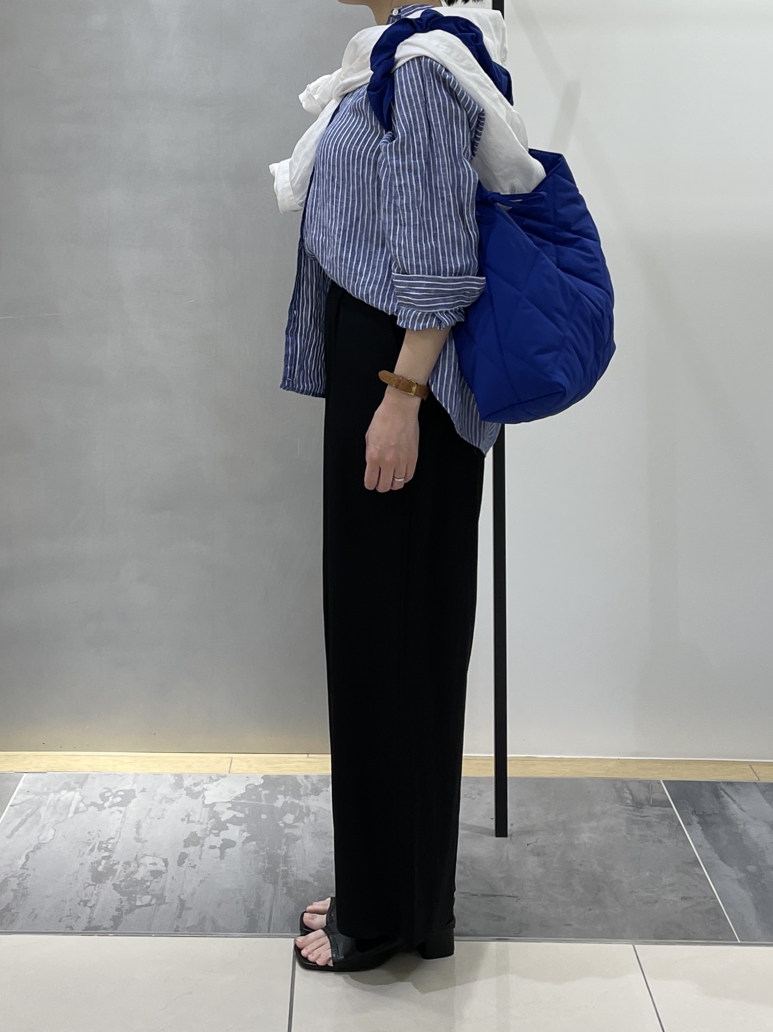 shihoさんの「INDIVI｜【接触冷感／2WAY】カシュクールリネンシャツ」を使ったコーディネート