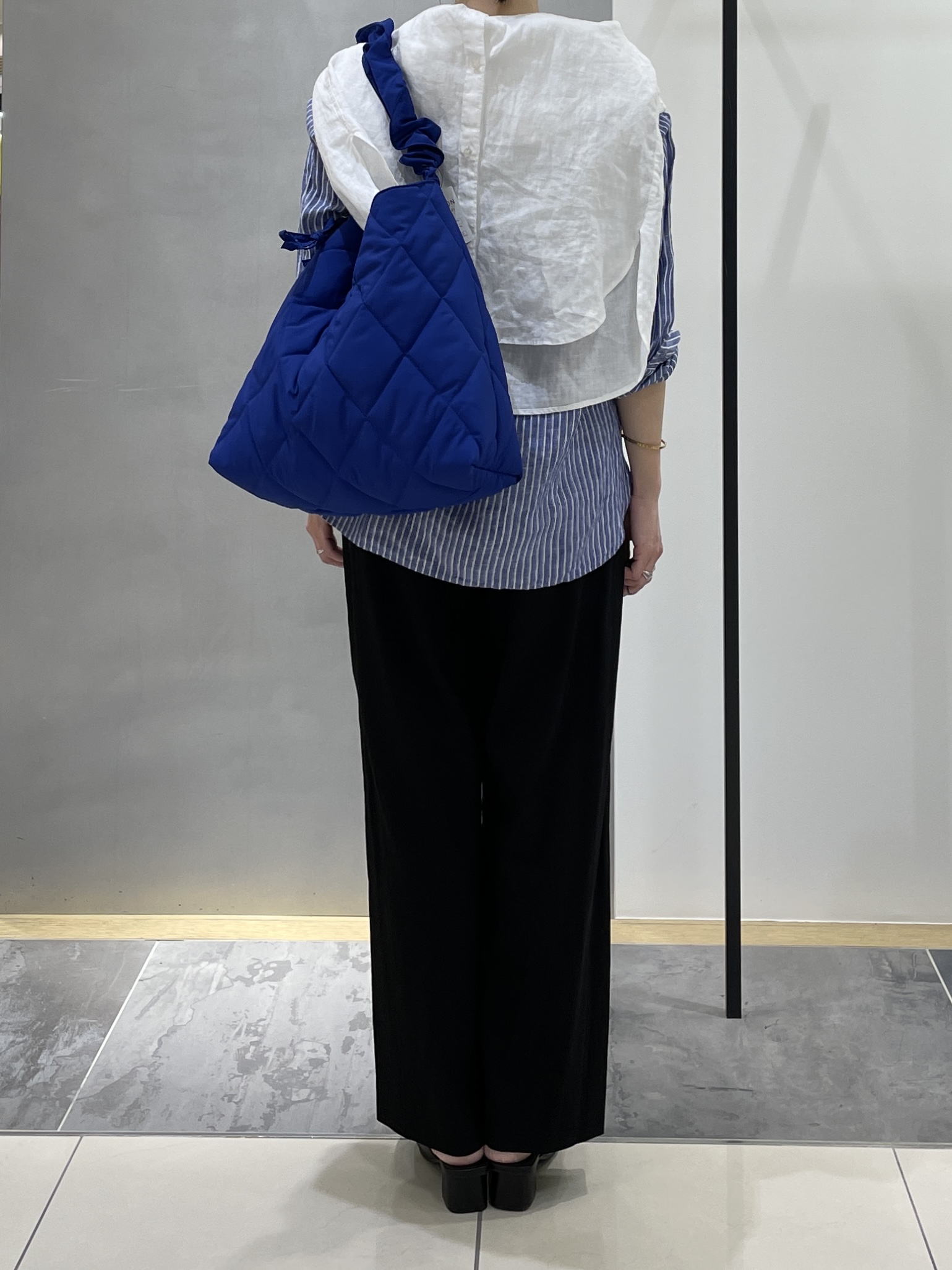 shihoさんの「INDIVI｜【接触冷感／2WAY】カシュクールリネンシャツ」を使ったコーディネート