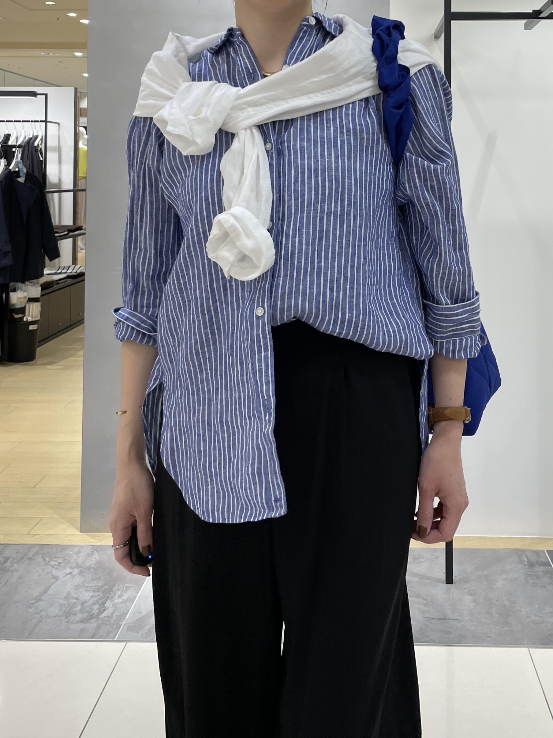shihoさんの「INDIVI｜【接触冷感／2WAY】カシュクールリネンシャツ」を使ったコーディネート