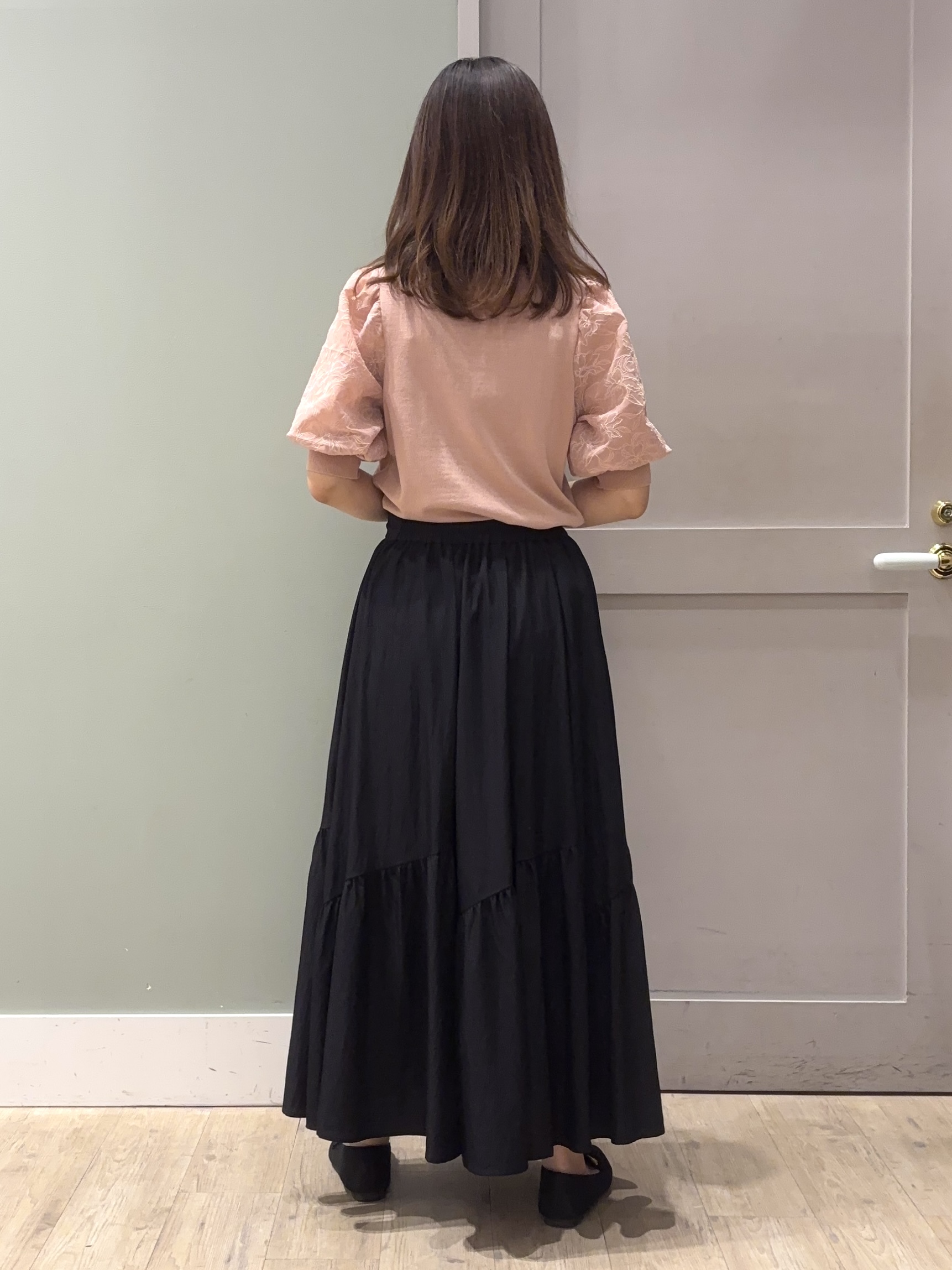 しばみさんの「grove｜一枚で着映える大人の袖コンシャスニット」を使ったコーディネート