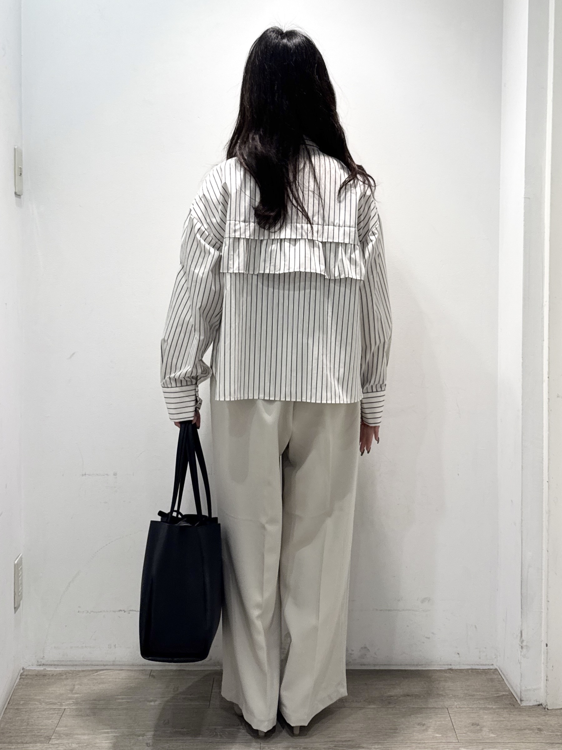 yuicciさんの「OPAQUE.CLIP｜タックフリルシャツ【洗濯機OK】」を使ったコーディネート