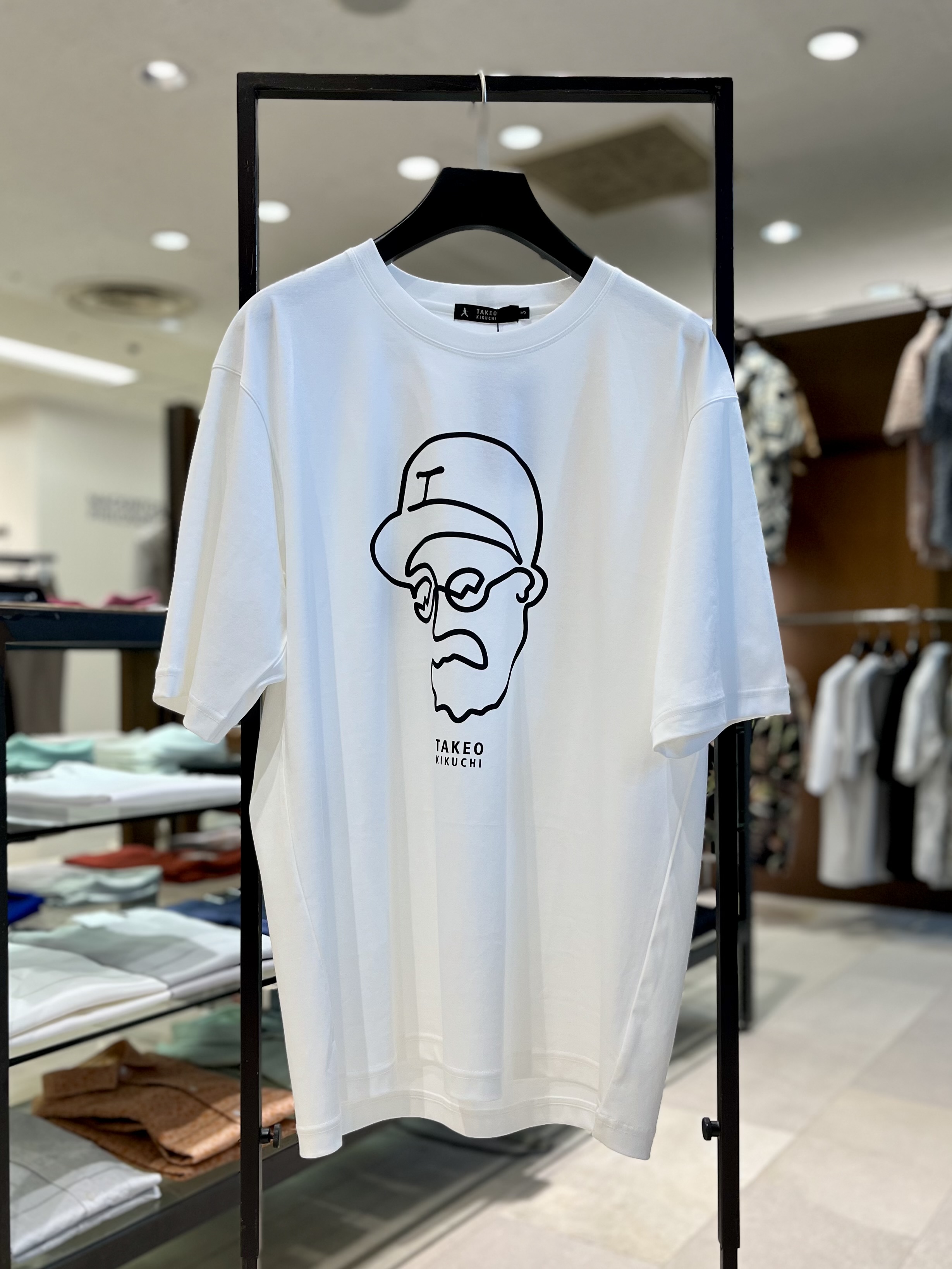 uedaさんの「TAKEO KIKUCHI｜【BOWLER HAT LABEL】アイスクリアコットン ワンストローク 半袖Tシャツ」を使ったコーディネート