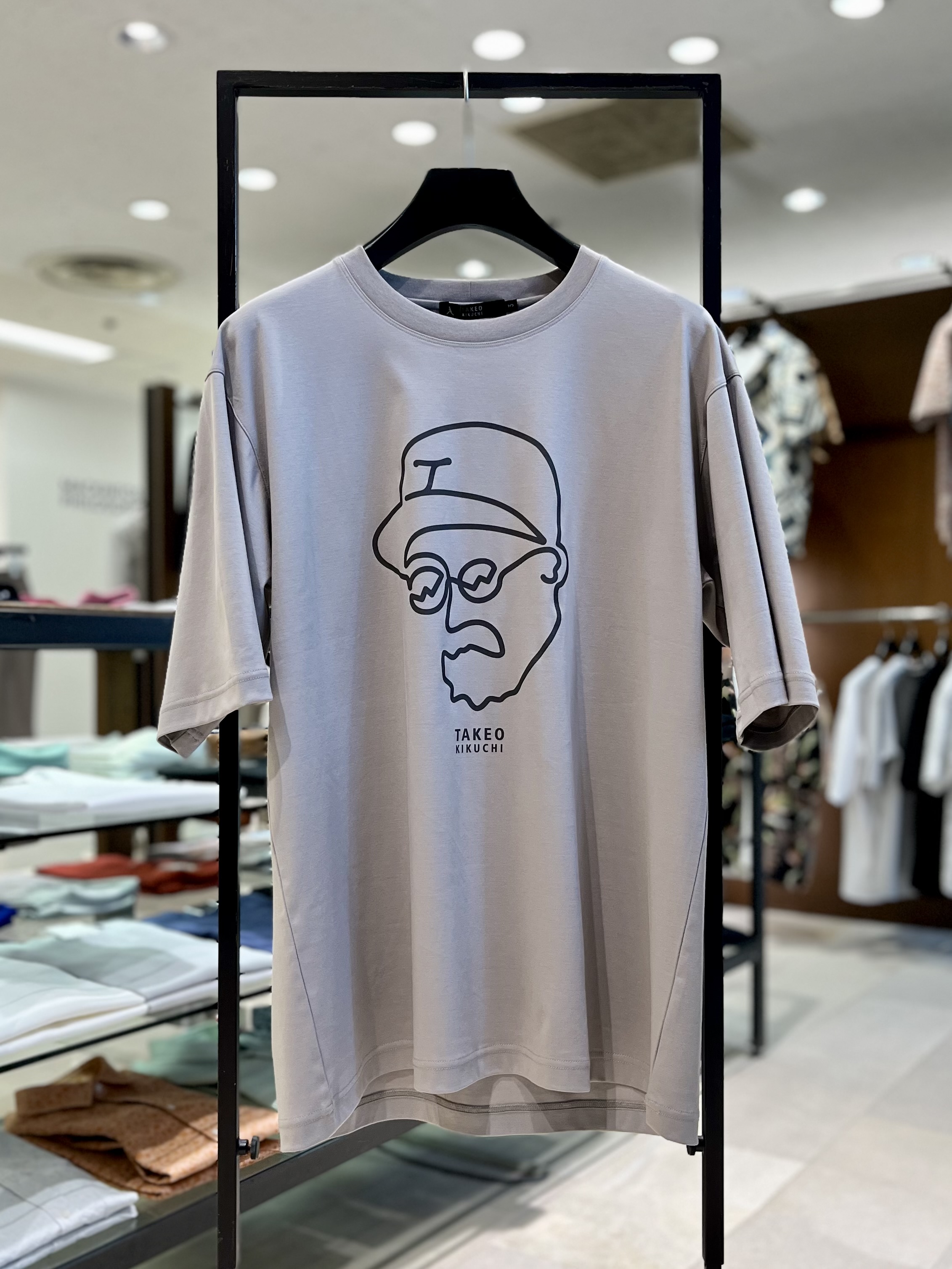 uedaさんの「TAKEO KIKUCHI｜【BOWLER HAT LABEL】アイスクリアコットン ワンストローク 半袖Tシャツ」を使ったコーディネート