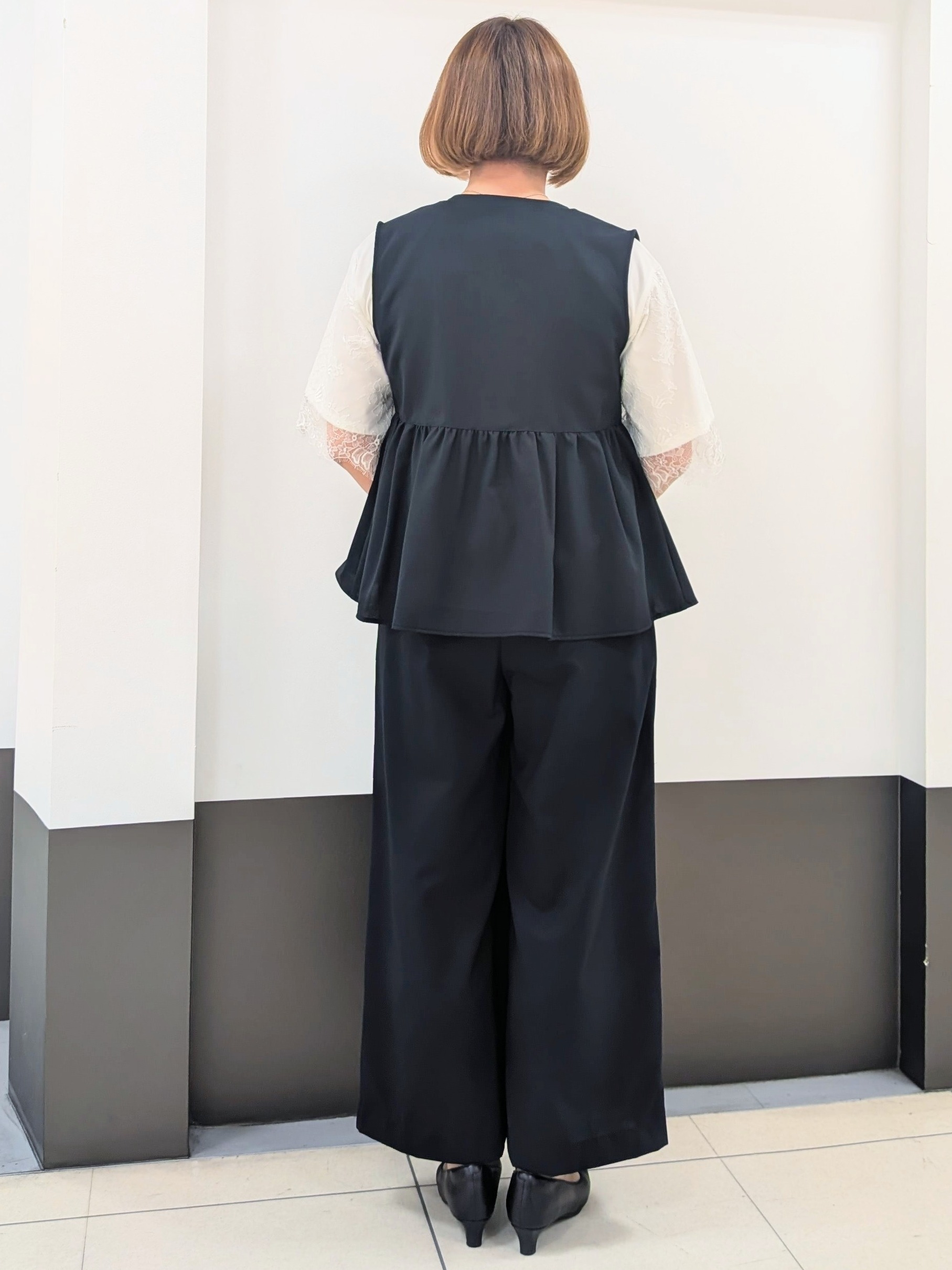 じゅりさんの「Reflect｜【単品使い◎】ペプラムベスト＋リラクシーパンツセット」を使ったコーディネート