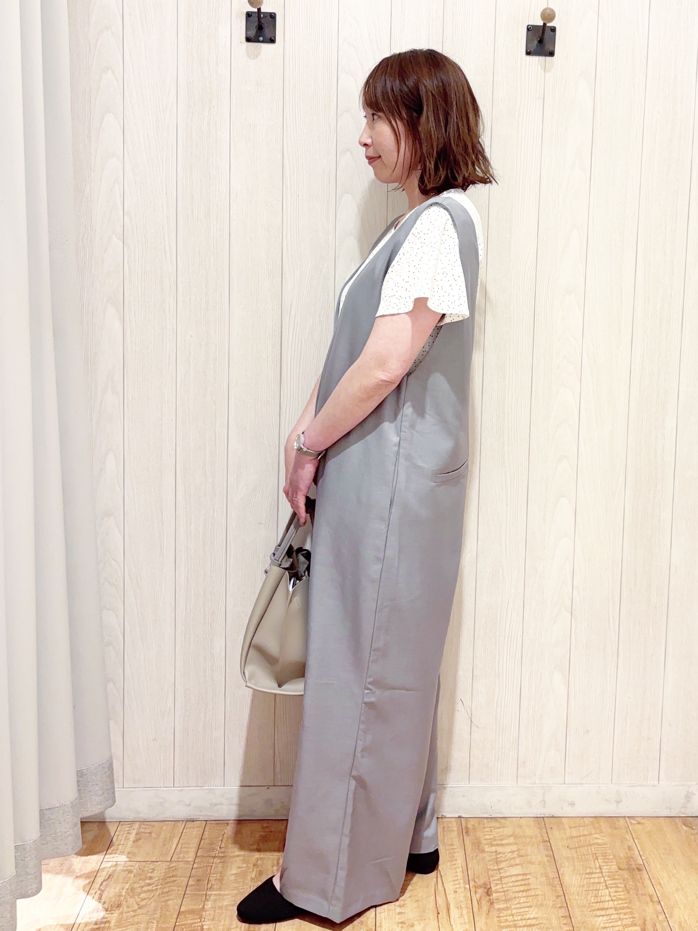 あいこさんの「SHOO･LA･RUE｜【ひんやり/UV/セットアップ可】洗濯後しわになりにくい スキッパーブラウス」を使ったコーディネート