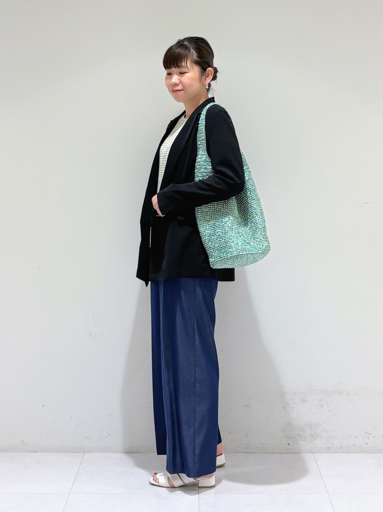 tsuyuさんの「INDIVI｜【大人カジュアル】メタリックかぎ編みボトルバッグ」を使ったコーディネート