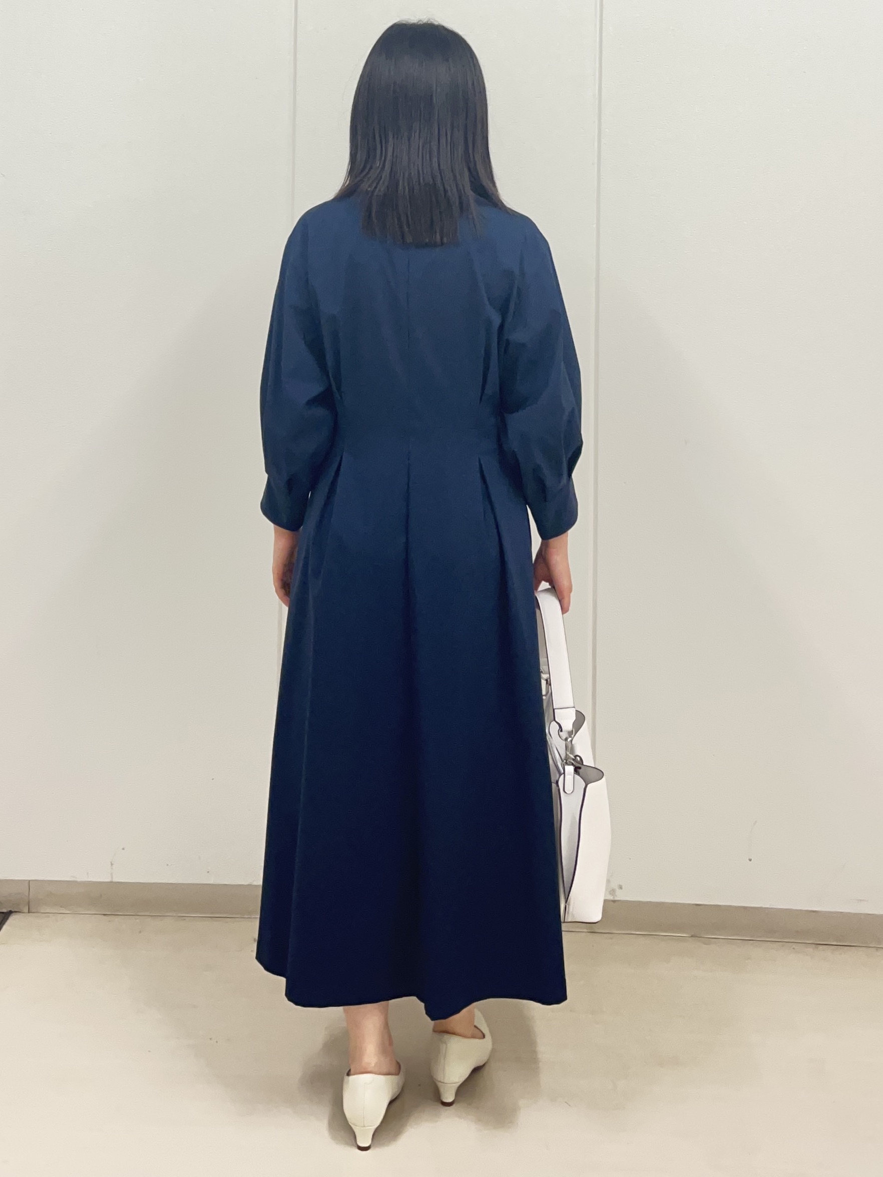 Rihoさんの「Reflect｜タイプライターシャツロングワンピース」を使ったコーディネート