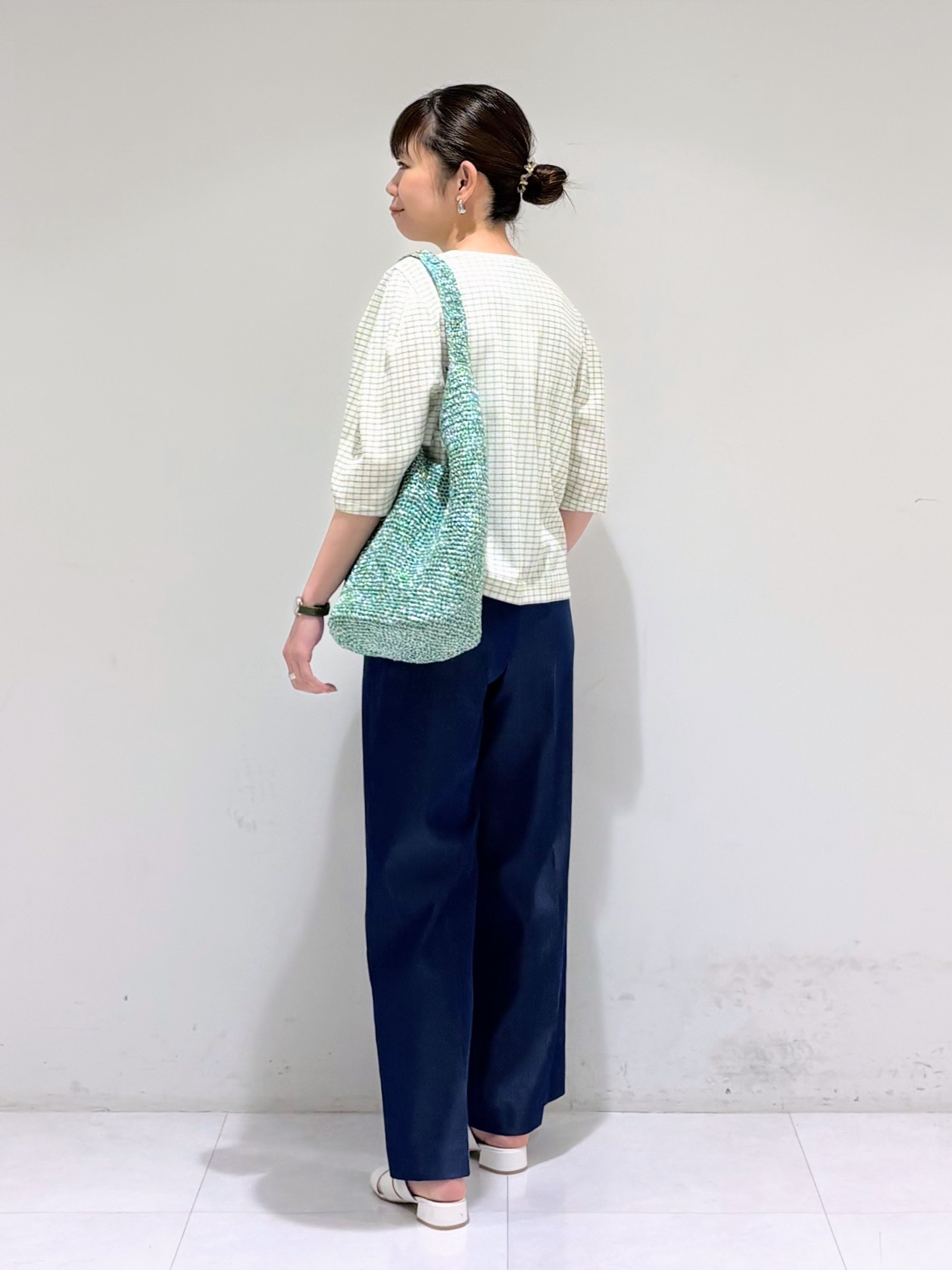 tsuyuさんの「INDIVI｜【大人カジュアル】メタリックかぎ編みボトルバッグ」を使ったコーディネート